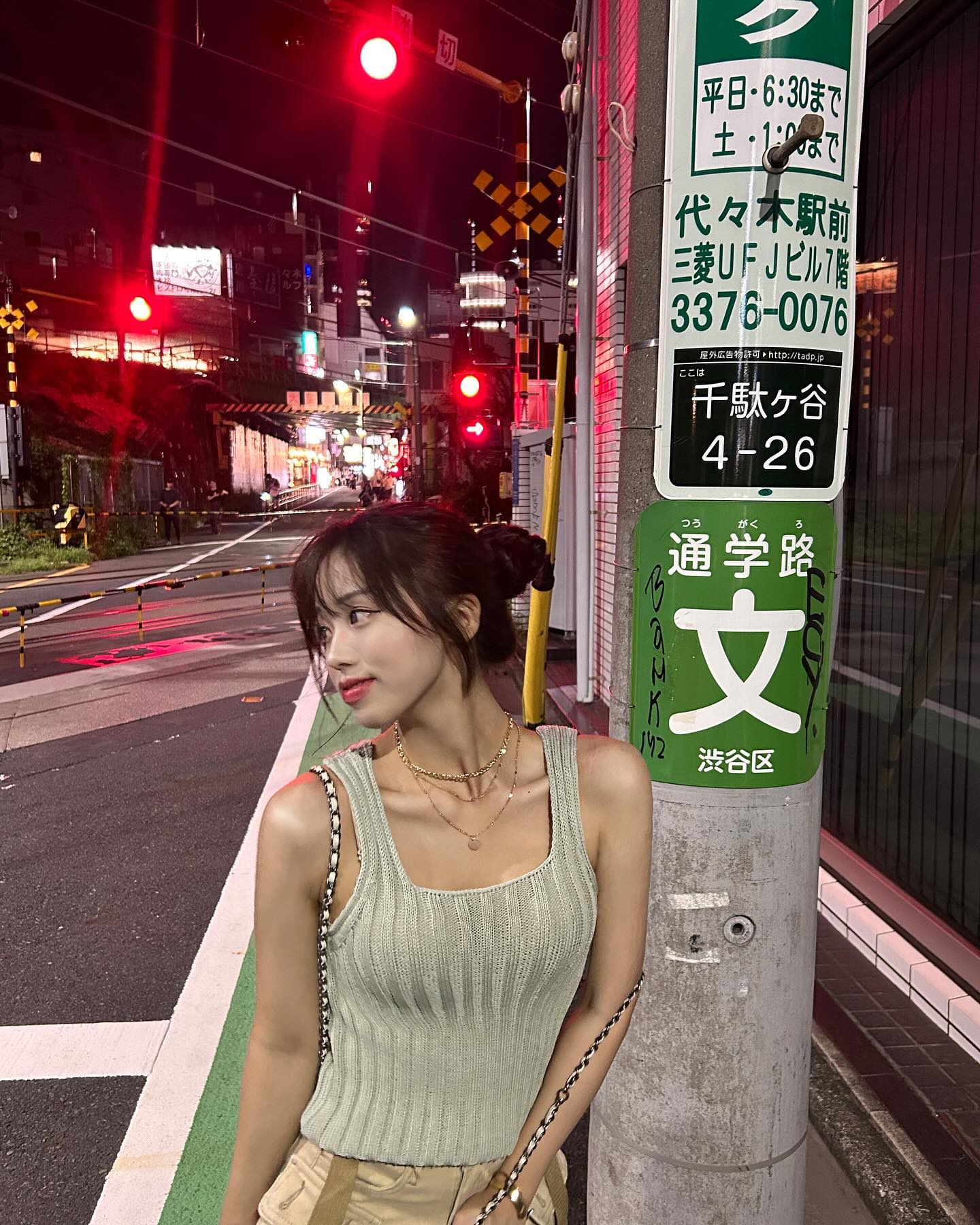 전봇대까지 갬성이자냐