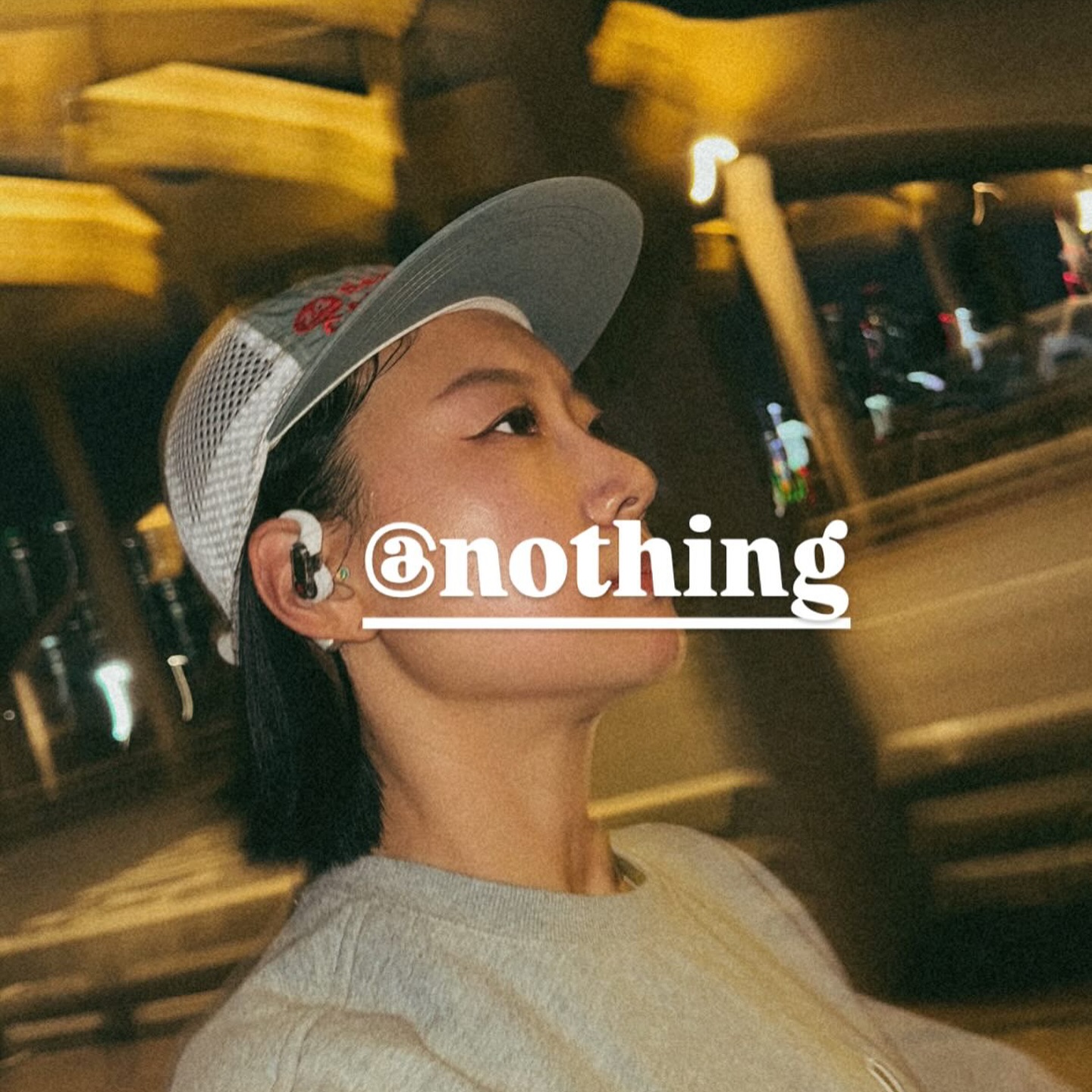 여름이 끝나고 선선한 행복 뜀박질 🏃‍♀️
번개가 뛰는 속도에 맞춰서 노래 들으면 잘 뛴다해서, 오픈형 이어폰을 찾고 있던중에 발견한 nothing 의 **Ear (open)** 👂🔊
디자인이애 뭐 힙함에서 둘째가라면 서러운 낫싱 신상이고, 주변을 인식하면서도 몰입감있는 오디오를 자랑해서 더 신나게 뛰어버렸다 💕
착용감이 너무 좋아서, 전화한다고 착용한 이어 위에 폰 댄건 웃음 포인트 🤣

모레 축구할때도 착용하고 뛰어봐야지 ⚽️

.
#nothing #nothingear #nothingearopen #낫싱 #게토레이5v5챌린지 낫싱이어 #낫싱이어오픈