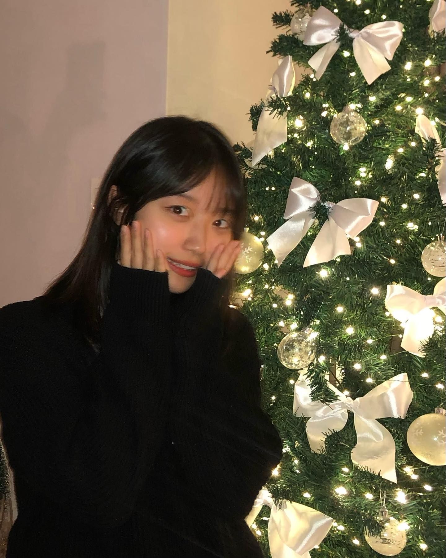 2023.12.02 파티기록🎄 
: 제트플립 신기하다 + 대학교 얘기 들을 수 있는 유일한 창구••재밌다🖤 
다음은 제주도야

#크리스마스파티 #크리스마스준비 #moah #holidayphotos