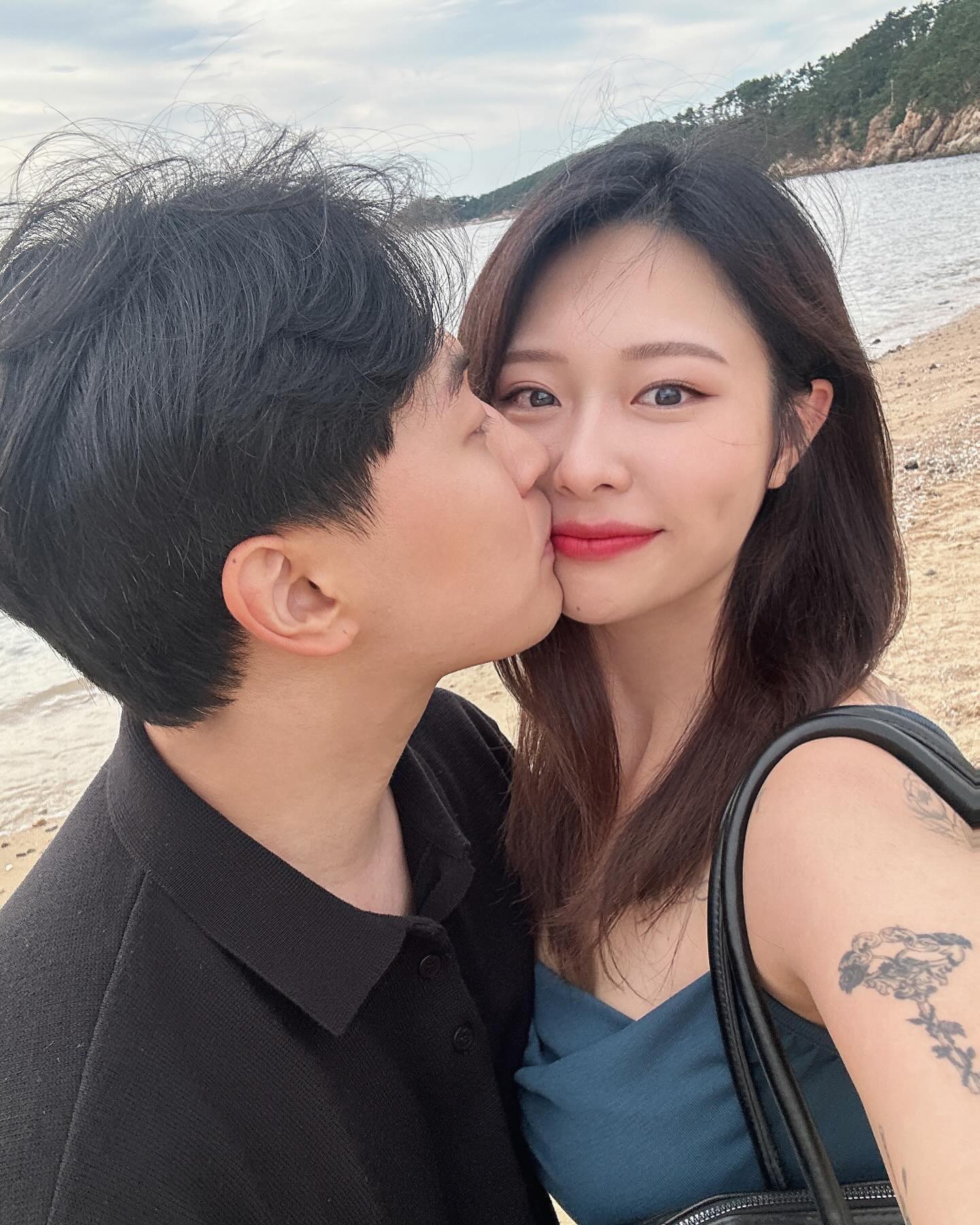 처음처럼 다정한 너랑 🫶🏻
2년이 넘어도 한결같이 예뻐해줘서 고마워 💓