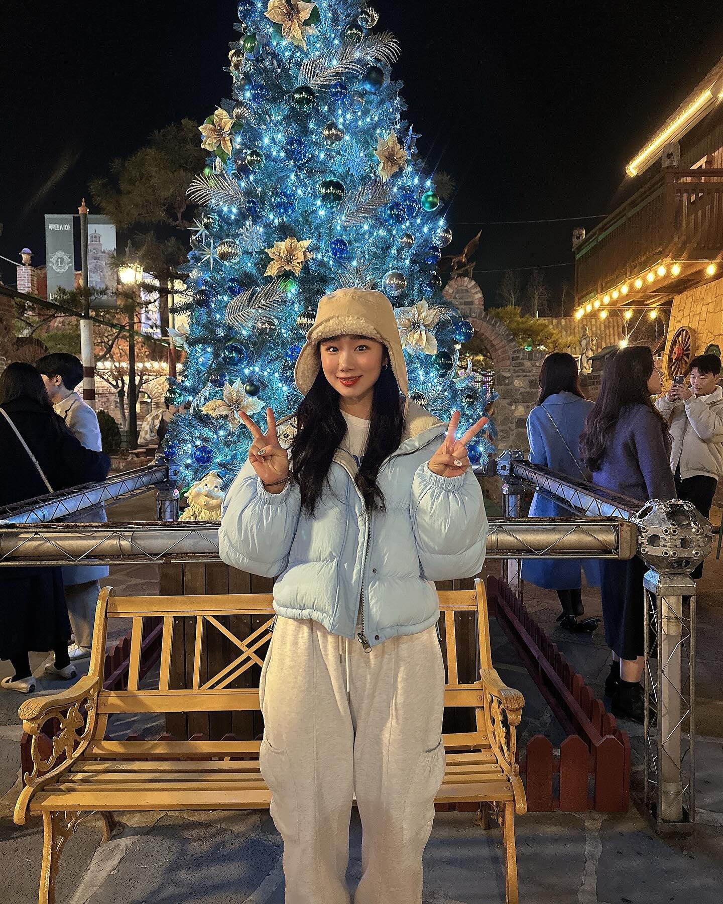 🩵🎄✌🏻
#트리 #브이 #selfie #겨울좋아