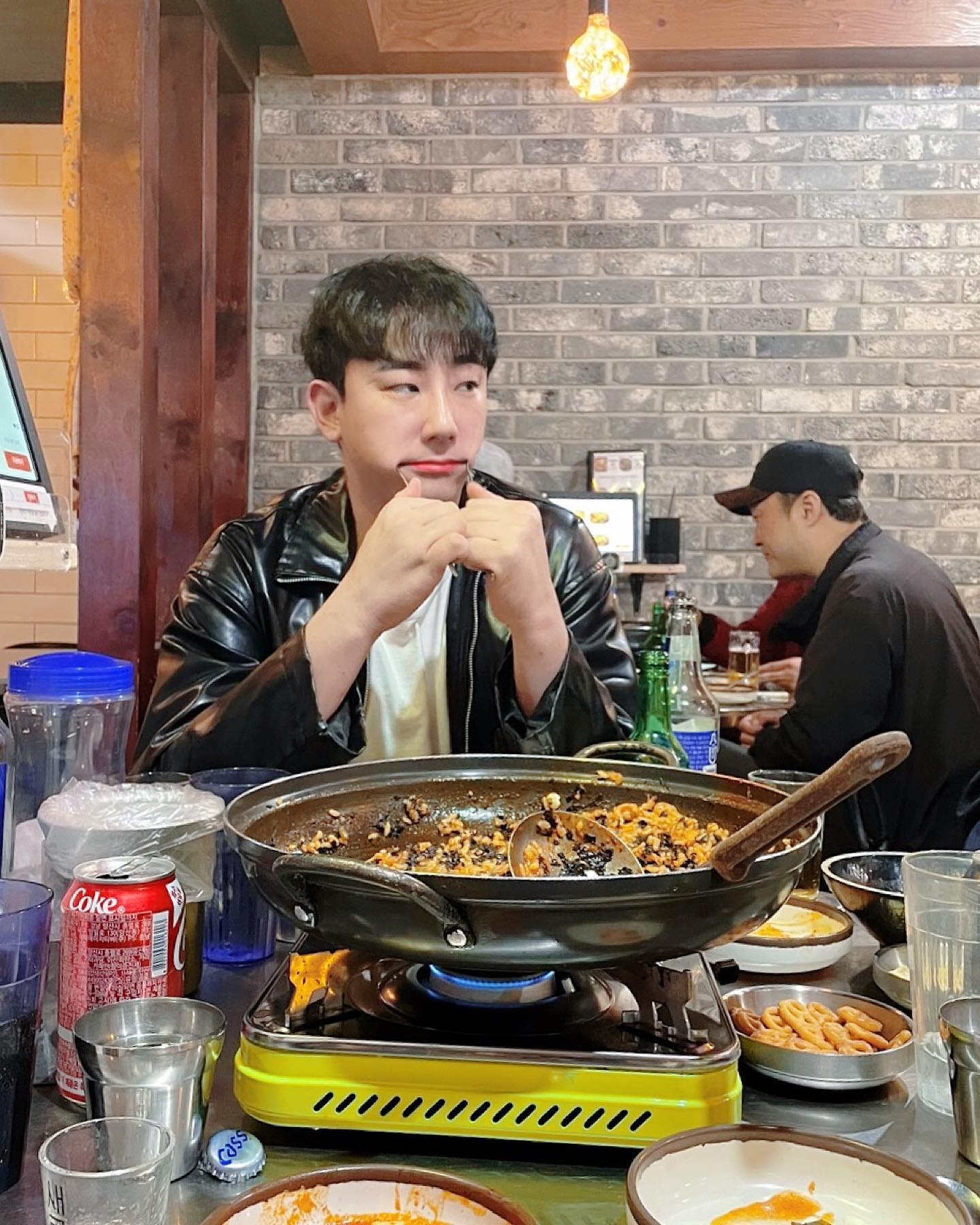 여기 닭볶음탕 진짜 뒤진다 맛이 도른자스야 10년도 넘게 왔다고 내가 ㅡㅡ