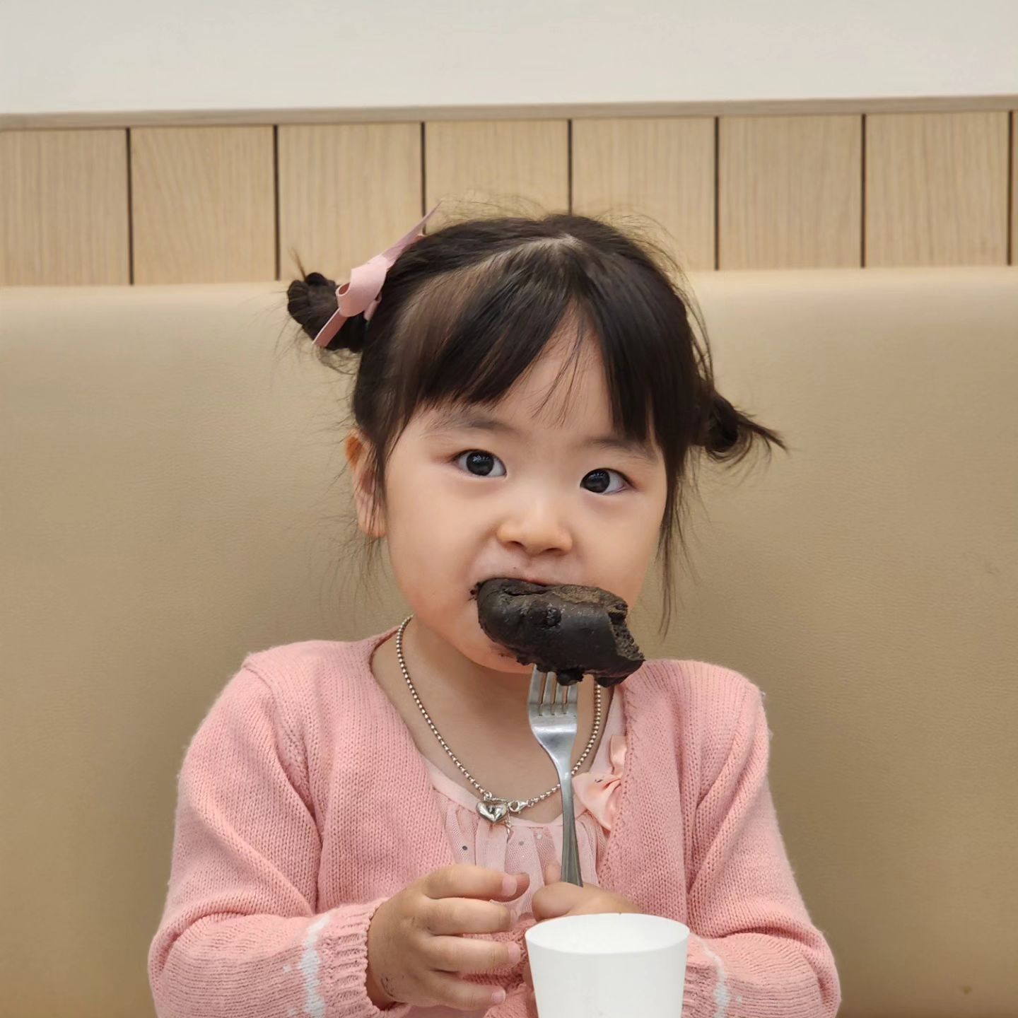 발레 못가서 아쉬운맘에
발레복 입고다니기로 했어요

오때요 이뿌쥬