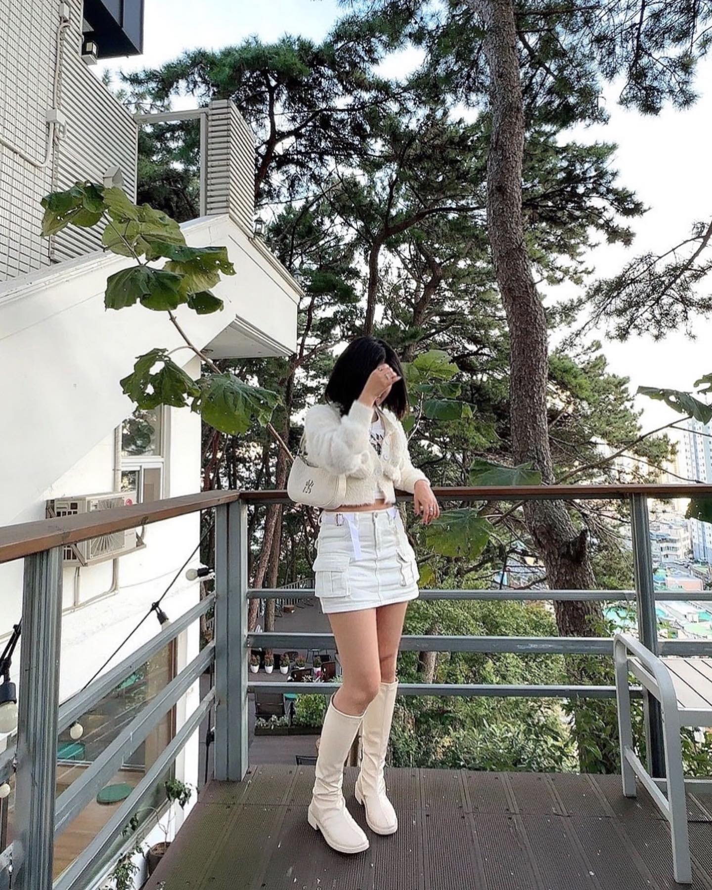 오늘은 올화이트룩 🤍🕊️

지역 상관없이 좋아하는 명소나 카페 등 예쁜 곳 추천해주세요 😍🫶🏻

(한 주도 고생하셨구 힐링되는 주말 보내세요! 🍀💖✨)
