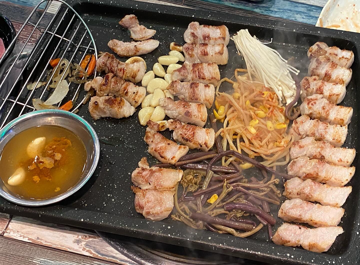 사상고기맛집 암돼지 냠냠🐷
_
#사상고기맛집 #사상맛집 #사상삼겹살맛집 #사상회식장소추천 #사상회식장소 #지리산황제암돼지