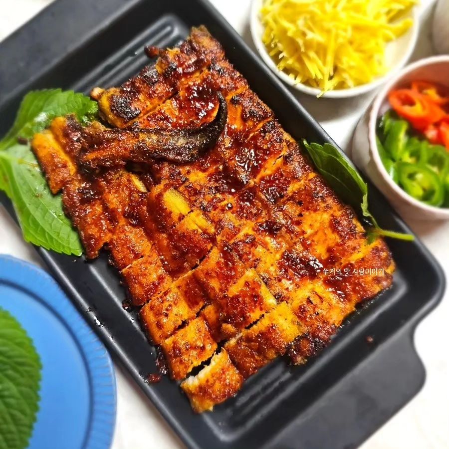 장어구이 집에서 굽는법
바다장어요리 집에서도 편하게~
쉽게 만들수 있어서 좋다^^
맛있게 먹을 수 있어서
함께하는 즐거운시간 
이라서 더 좋다^^)
#장어구이
#바다장어굽는법
#양념장어구이
#장어양념구이