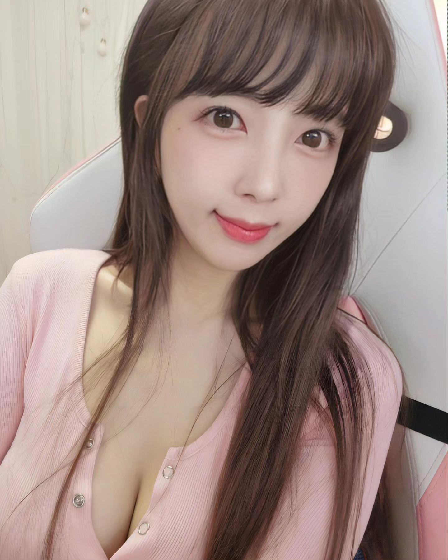 생존신고
일을2개를하니
정신이가없구낭_@
겜순이김도은~