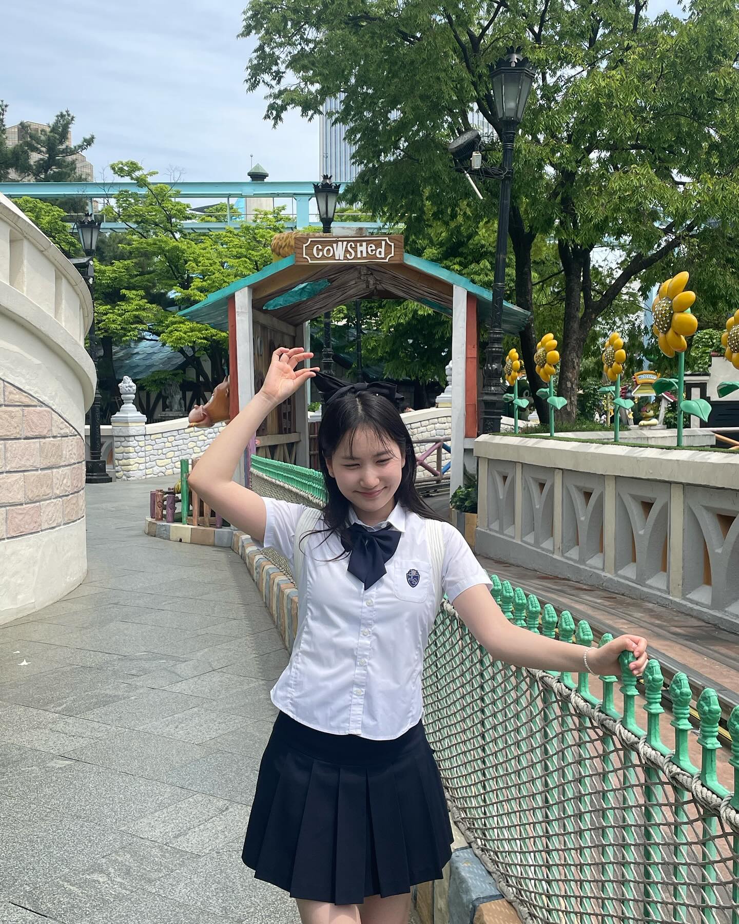 🎠🎢🎡🎟️🤍
남이 보는 나 .. 내가 보는 나

사진담당: _jin.ce_  키키

#롯데월드 #교복