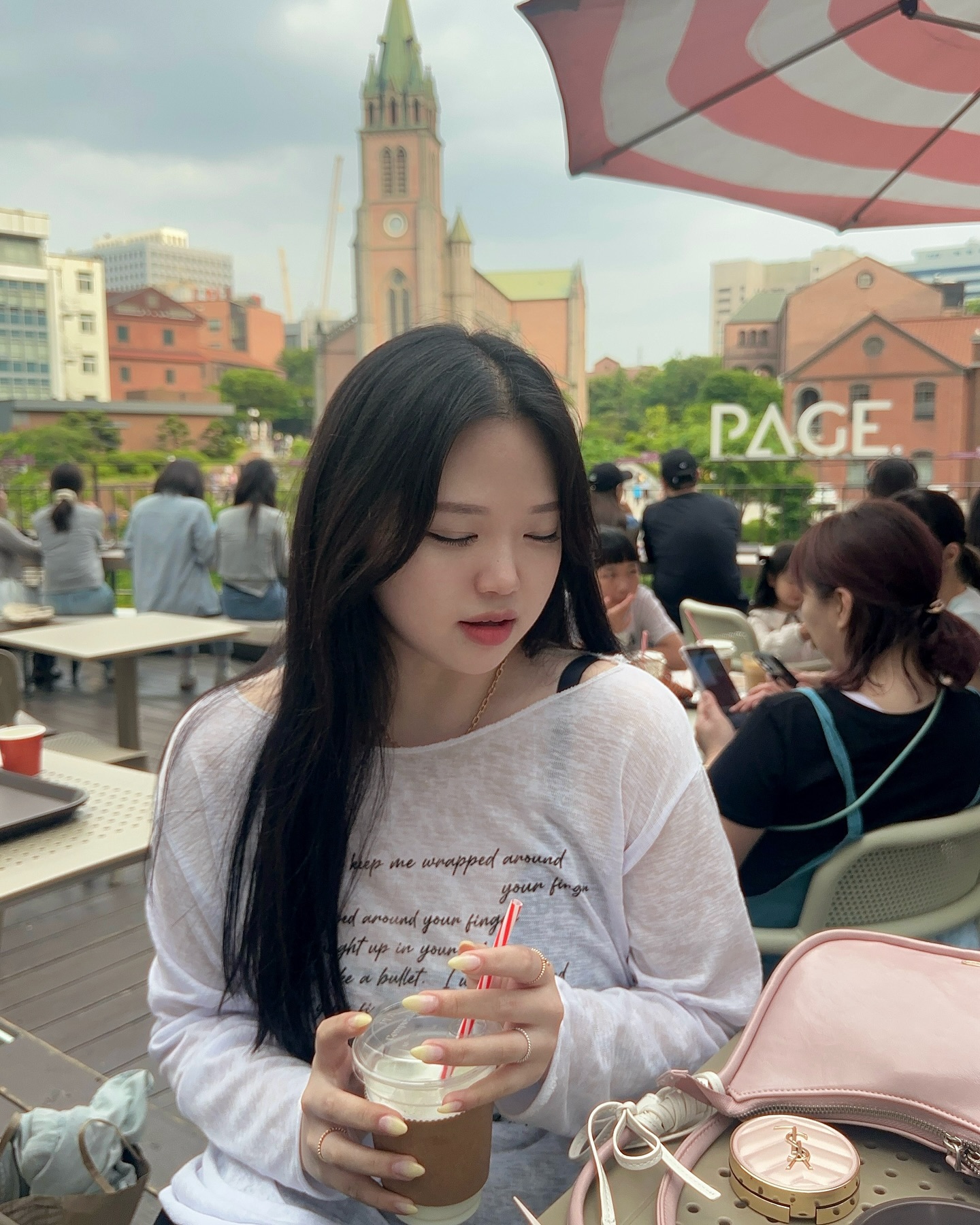 🫥🥖🤍🤧☁️