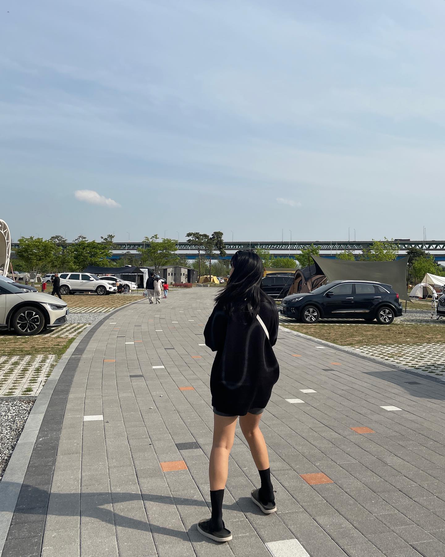 Have a nice weather☀️
올때 메로나
망치 수작업
(ง •̀_•́)ง