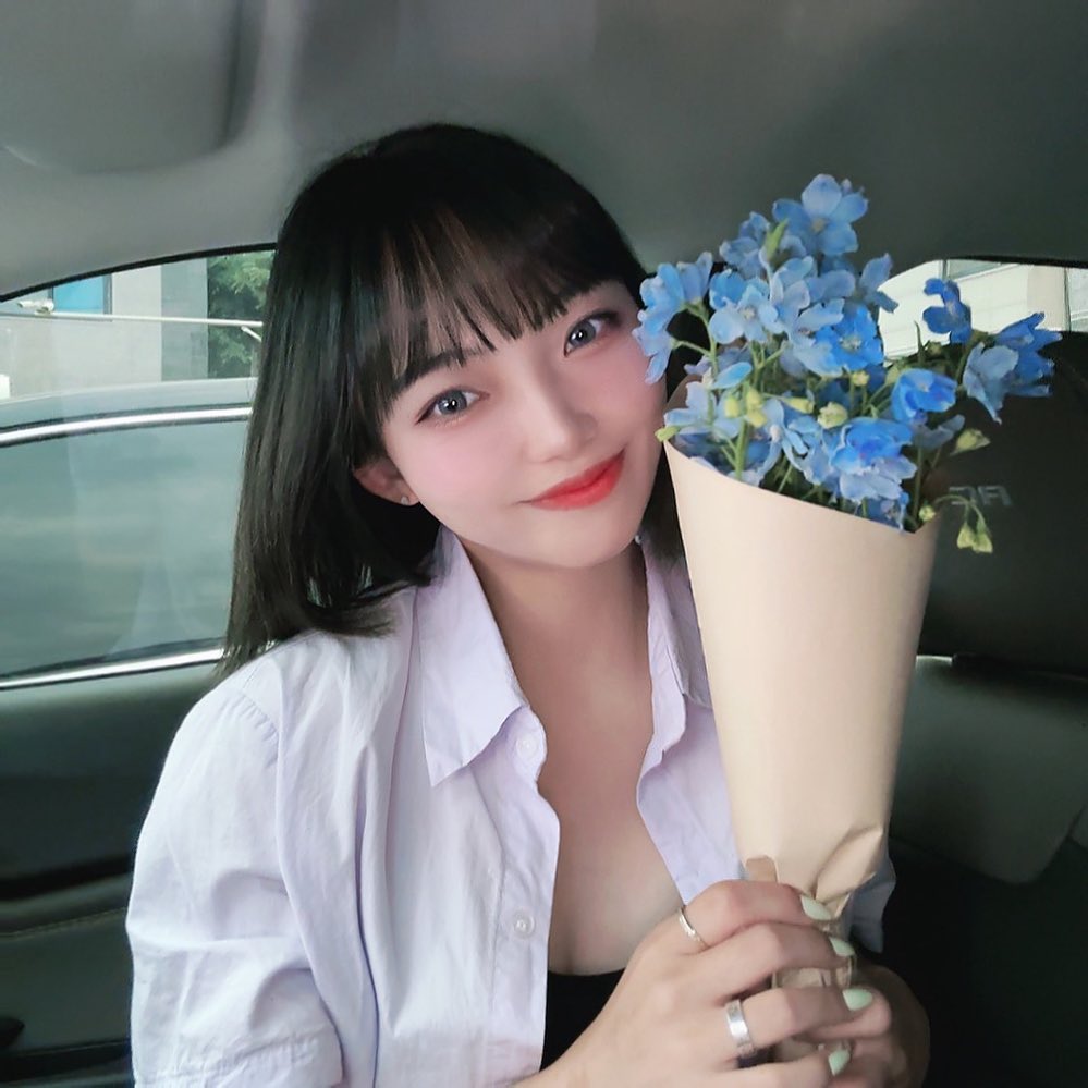 “#광고 @medicube_korea 내 피부는 예민하고 건조한 내피부...🥹 내 피부에도 알맞는 메디큐브썬크림! 저자극 제품으로 민감, 예민성 피부에 사용 적합하고 또한 수분 함량 67%! 평일 주2회 주말1-2회정도 야외에서 축구하는 나에겐…”