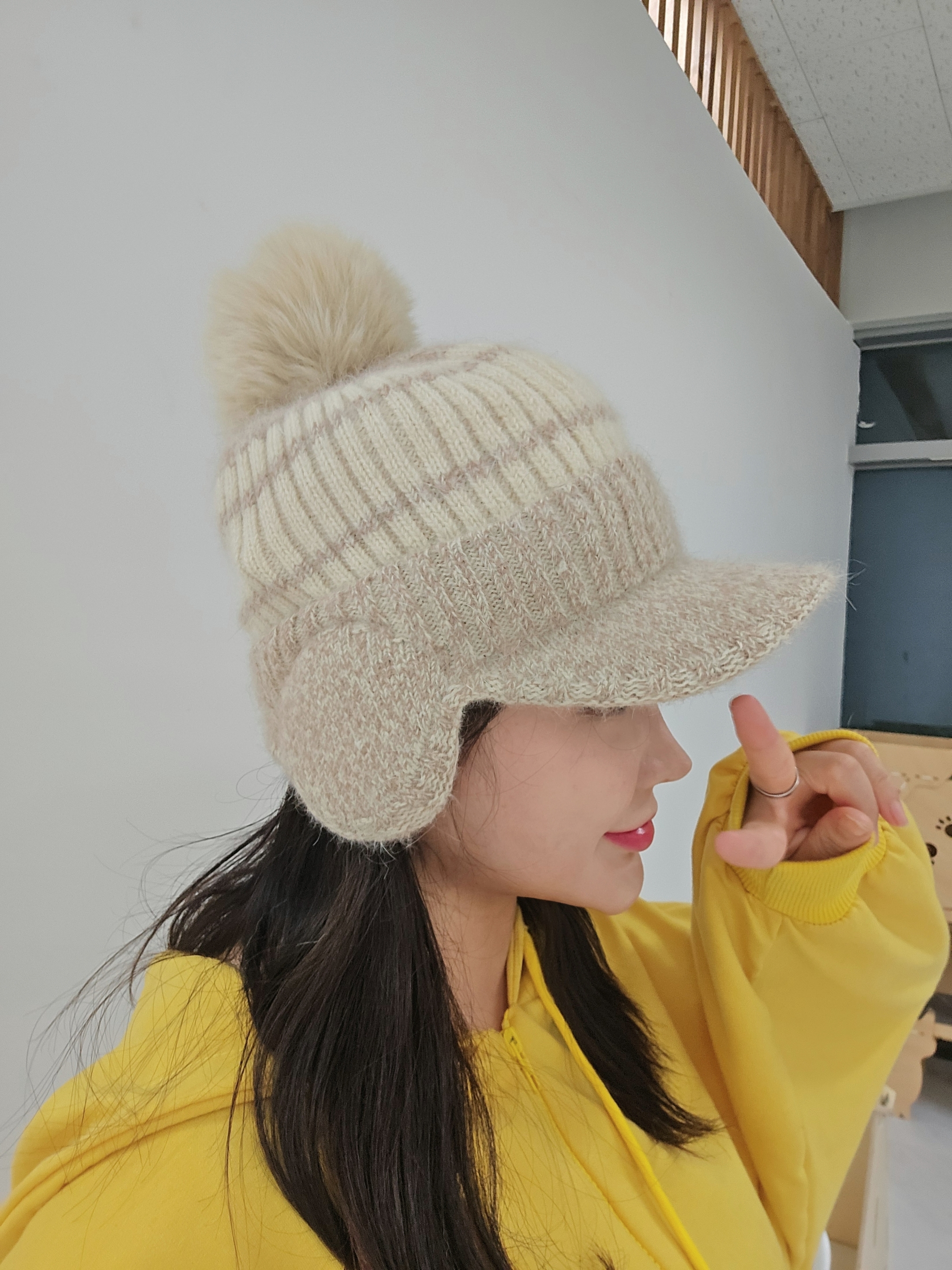 [심플루] 심플루 니트 스트라이프 털방울 모자