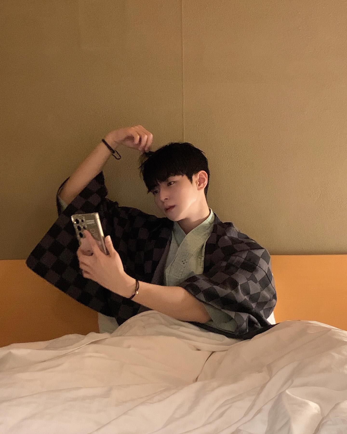 잘생긴척하는 일본청년 

トイレはどこですか ^_^?

😚