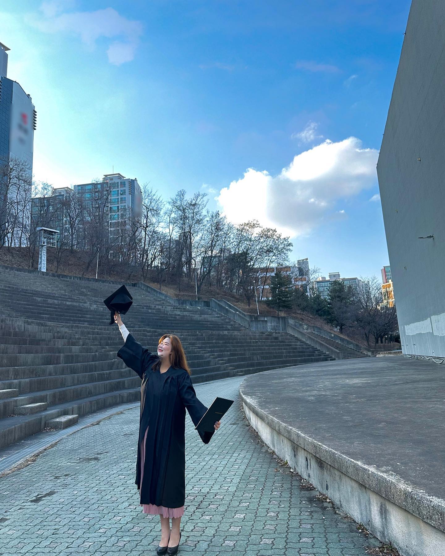 맞다 , 저 졸업했어요 🎓

#졸업 #척척학사 #대학원생 #소통 #소통스타그램 #팔로우 #친스타그램 #선팔 #맞팔 #좋아요 #팔로미 #일상 #데일리 #fff #lfl #f4f #follow4follow #followme #follow4like #맞팔고 #맞팔반사 #맞팔그램 #선팔하면맞팔 #선팔맞팔 #학위복 #패션계정맞팔 #패션모델 #패션피플 #코디모음 #오늘의훈남훈녀
