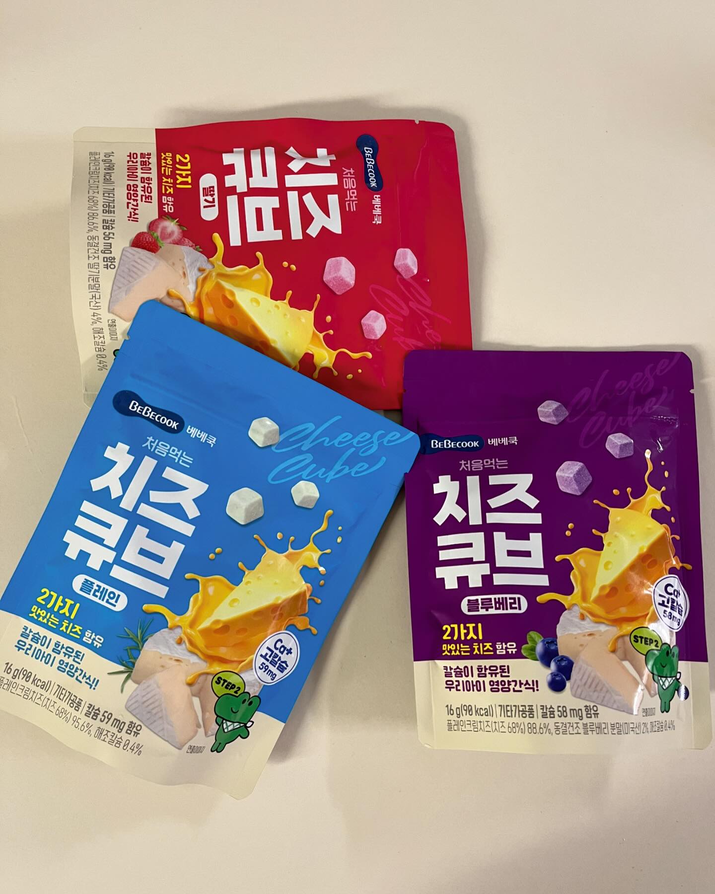 #베베쿡 #제품제공 #협찬 #치즈큐브

치즈 2종을 그대로 동결건조하여 맛과 영양은 그대로,
냉장보관 필요 없이 먹고 싶은 만큼 먹을수 있도록 개발한 베베쿡

🤍치즈 2종의 황금배합, 진짜 치즈로 만든 베베쿡 처음먹는 치즈큐브
🤍입에서 사르르 녹는 최고의 치즈큐브

🤍칼슘이 함유되어 있어서 성장기 아이에게 딱 맞는 맛있는 간식
더욱 진하고 맛있는 치즈큐브를 느껴보아요!