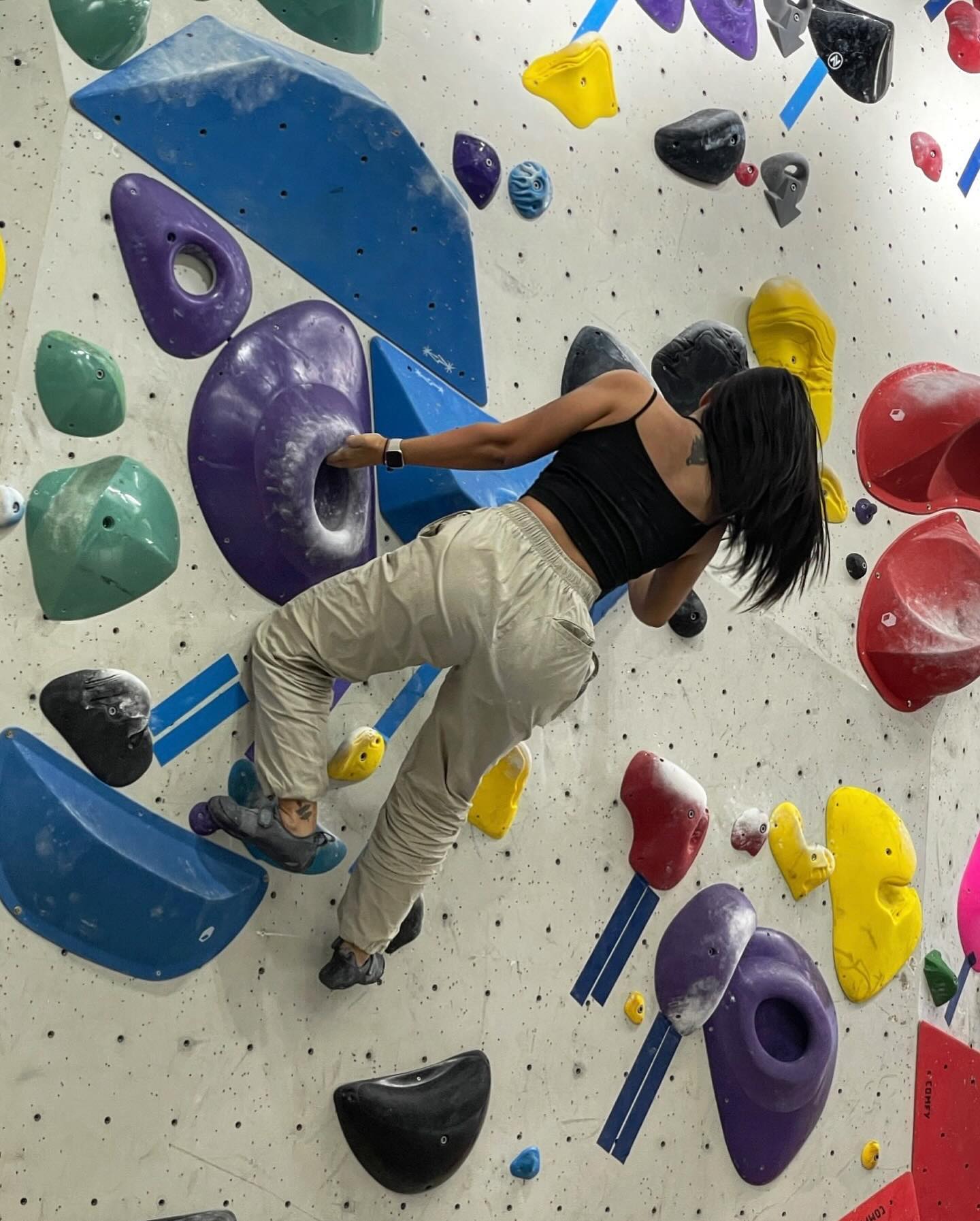 2024.7.21
⠀⠀⠀⠀⠀⠀⠀
오랜만에 딩홀뽑,, 천호 온플릭🧗🏻‍♀️

🔵 x4

완전 오랜만에 다람쥐 완전체 원정🫶🏽
촬영 8일전, 하루 750칼로리 먹느라 헤롱이 상태로
남색 네개 하고 와쑴다 ( 왜 힘이 났즤.. )
배고팠지만 그래두 왕 잼나땨🫶🏽
다음에는 나랑 맥주 마셔줘야돼 람쥐들🍺
⠀⠀⠀⠀⠀⠀⠀
#Bouldering with #다람쥐파티🐿️
