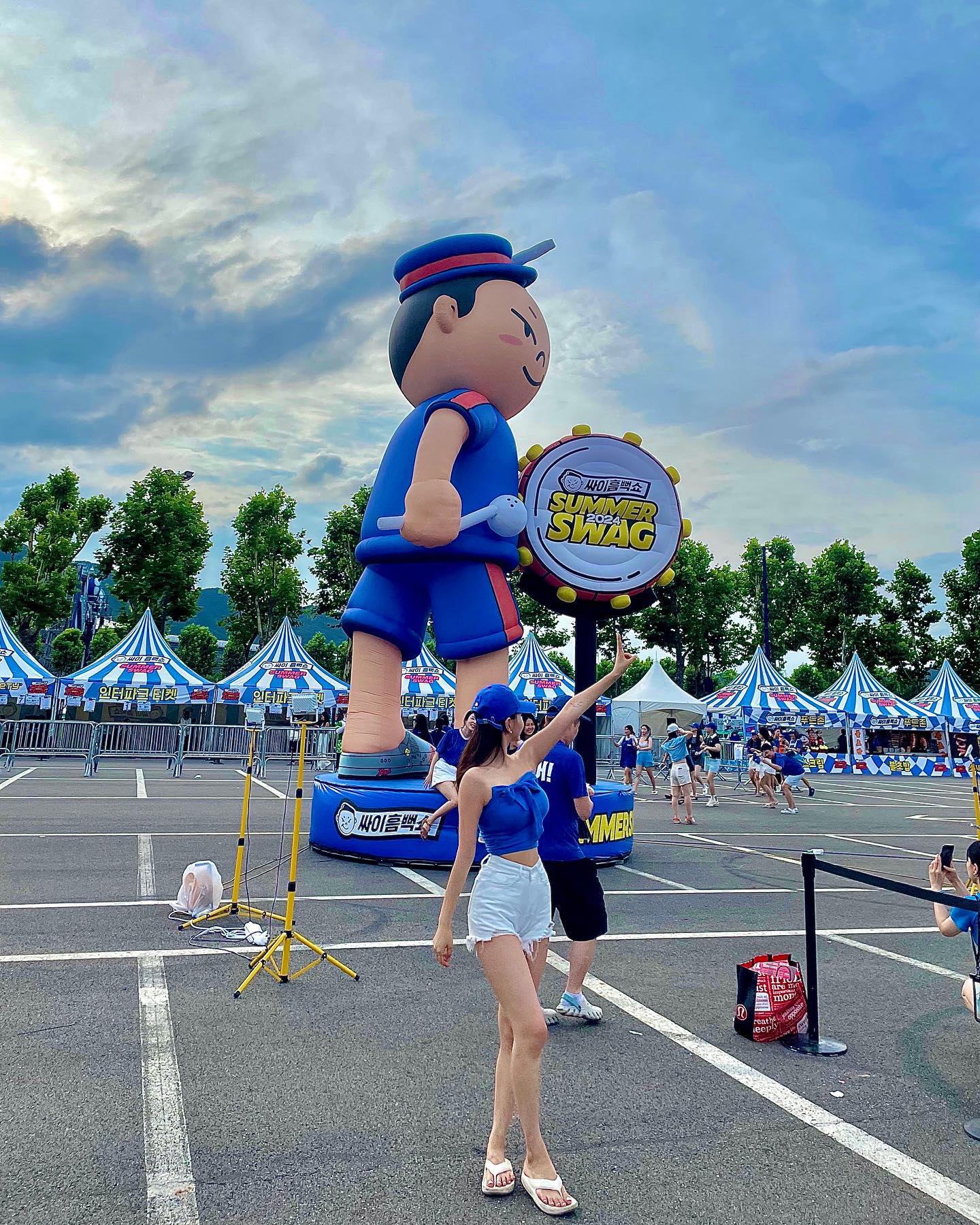 💙
우천취소로 1시간만에 중단,,,🥺🌧️
#싸이흠뻑쇼 #흠뻑쇼