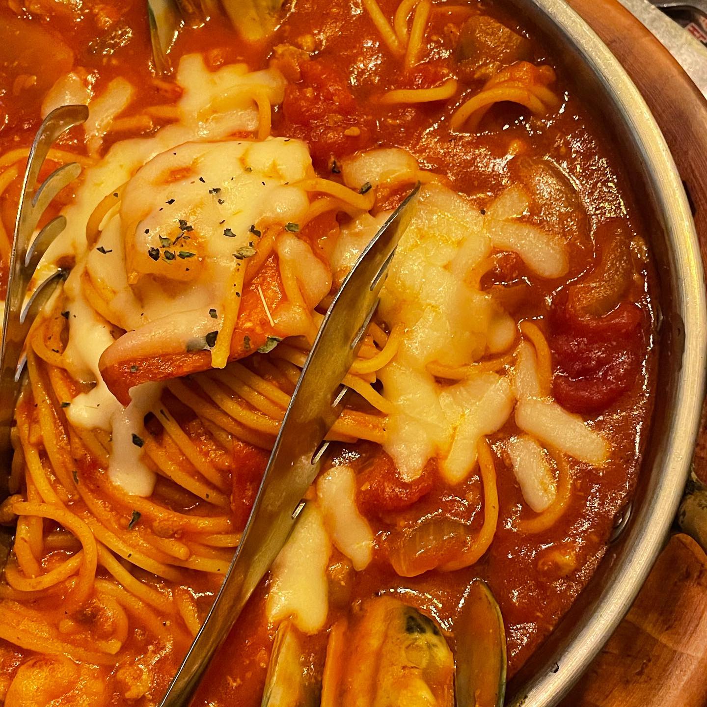 🍕 올잇이 인증 수성못 양식 맛집 🍕

📍장소:뜨삽 본점
📍영업시간:11:30-21:30

오늘 회식으로 뜨삽에 다녀왔어요 🫶🏻
워낙 유명한 곳이라 올잇이 인증이 부끄럽지만 ,, 💓
회식, 데이트, 가족 모임 등 어느 분위기에도 적합한 곳 + 맛은 덤 👍

#대구맛집 #수성못 #수성못맛집 #선팔 #먹팔 #먹팔환영 #뜨삽