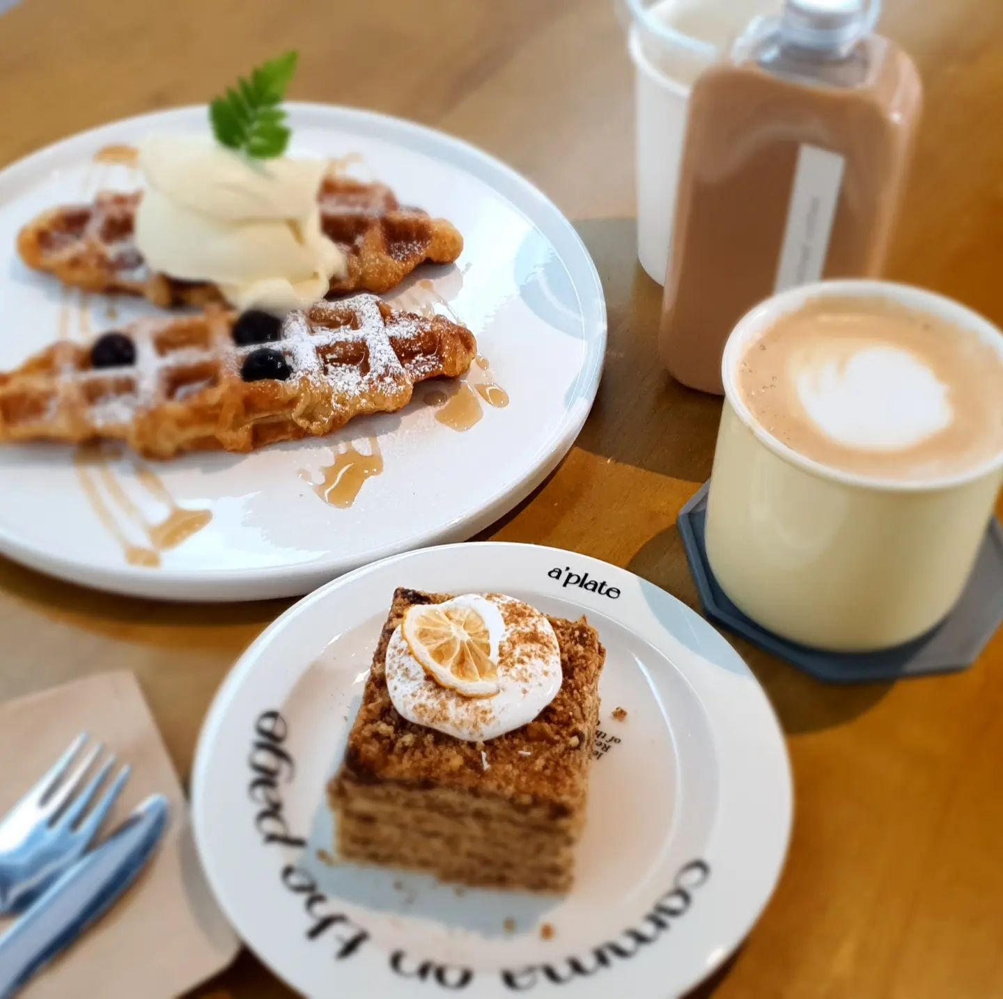 스케이트 타고나서 잠깐의 쉼을위해 들린
벨로드커피☕️