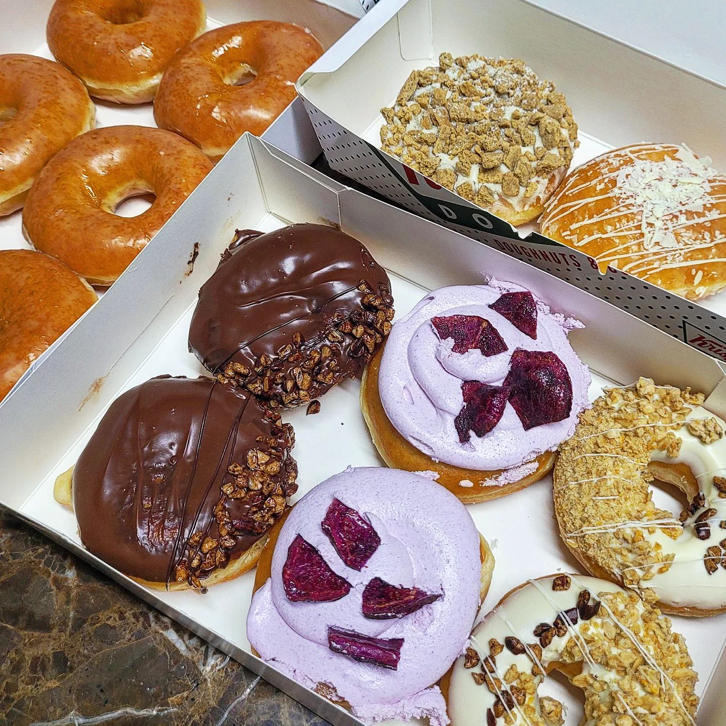 #크리스피도넛가을신상 
🍩🍁☕🍁🍩