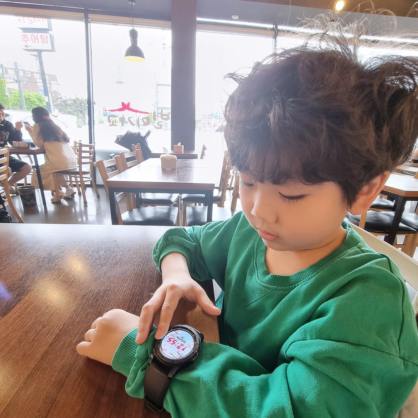 집에 잠자고 있던 워치⌚️
새 주인이 생겼네~