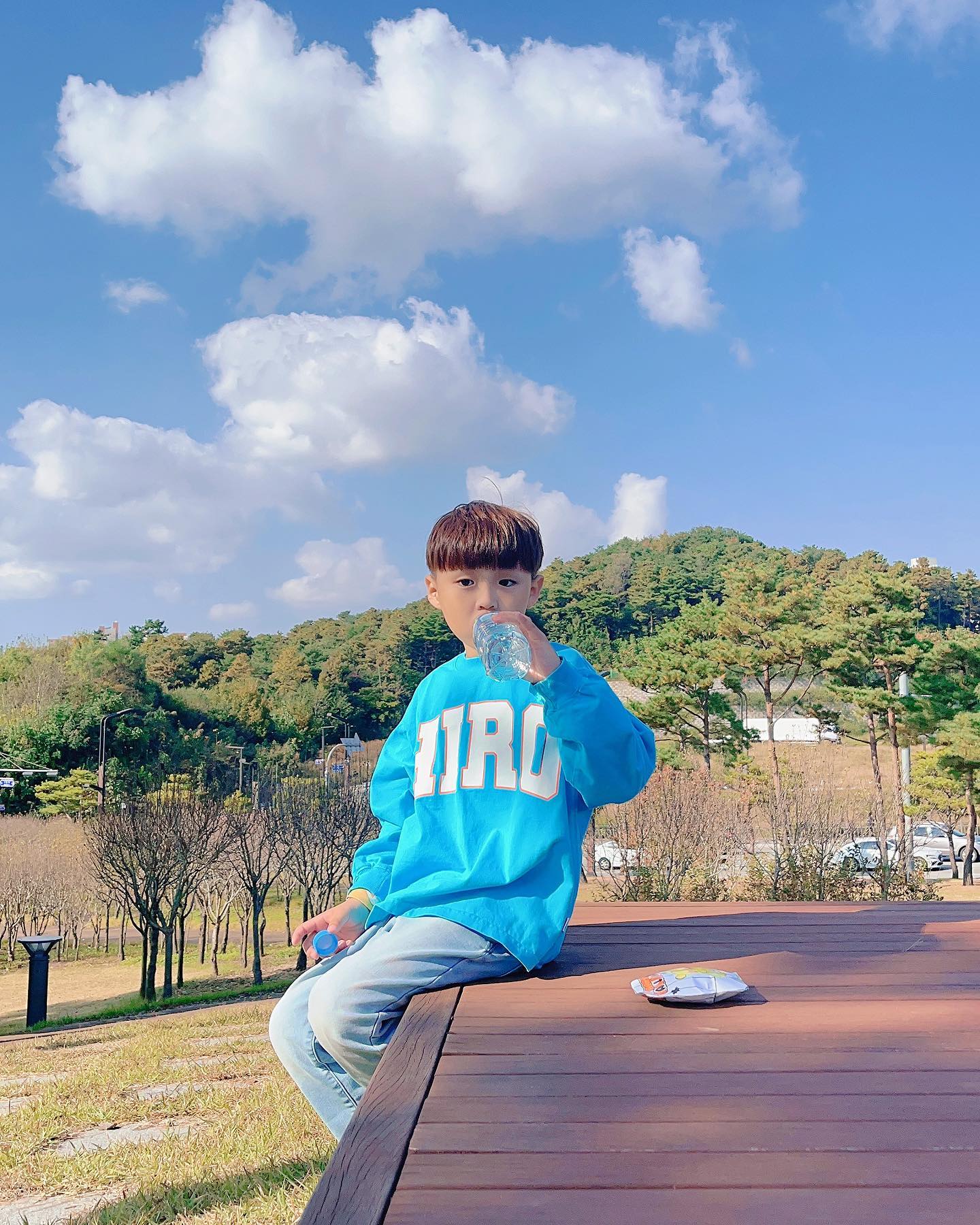 #너랑나랑 
하늘도 예쁘고 재민이도 나도 예뻤던 오늘☁️
주말에 학원 가는 일정을 잡은 과거의 나를
매주 원망중이지만 그래도 데이트 할 수 있어서
좋은거 같기도 하고?ㅋㅋㅋㅋㅋㅋㅋㅋㅋ
#10월히브로 #히로브라더스 #hiro_store_ #모든날이좋았다 #하늘이예뻤던날 #아들과함께 #우리두리 #학원끝나고 #데이트
