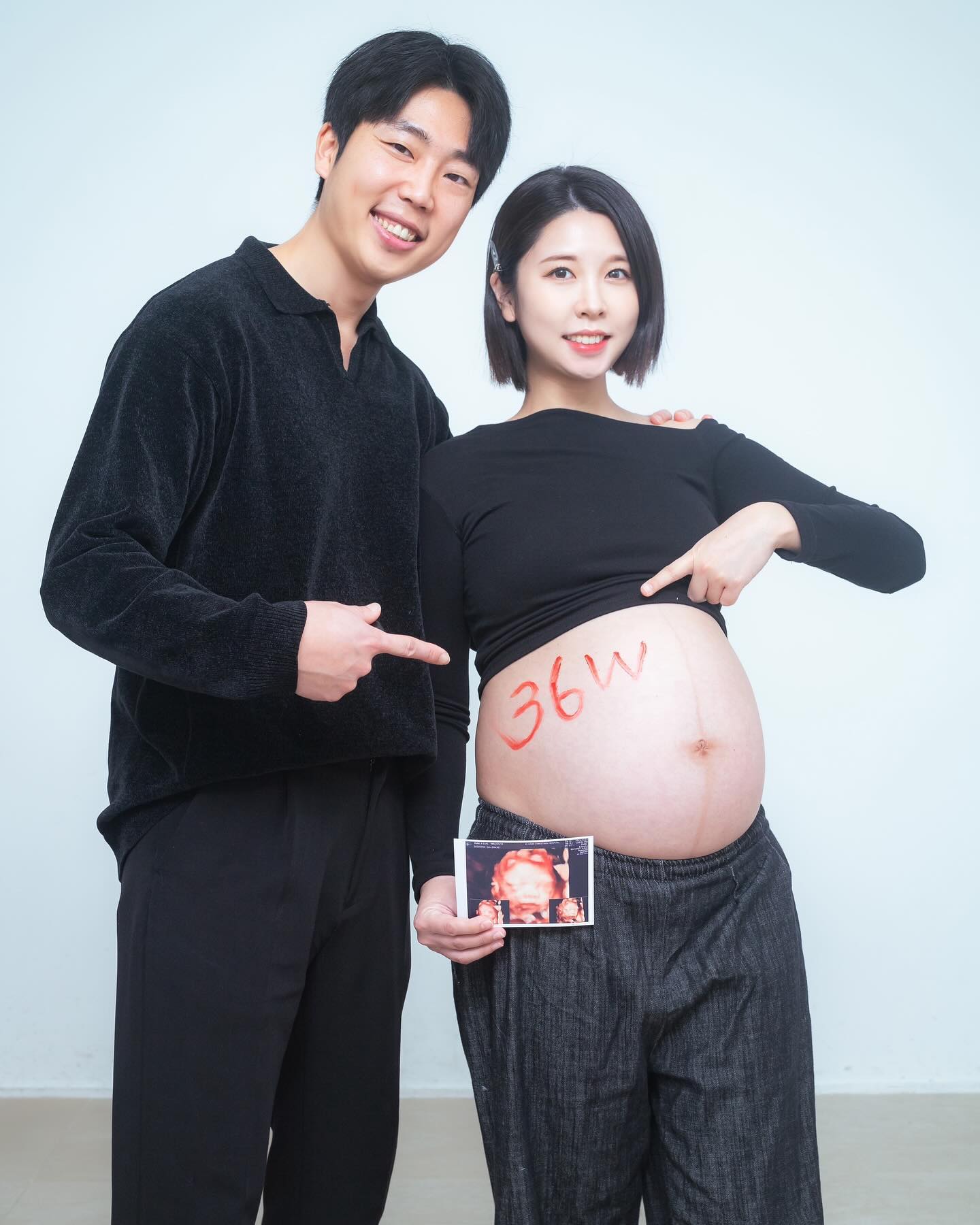 캐주얼 만삭 미루고미루다 드디어찍음📸
이제 정말 얼마안남았다 쑥쑥아 곧 만나👼🏻