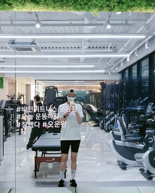 @yu_lim_95 on Instagram: "절뚝이 운동와따🤪

#협찬 #운동복
목부분이 짱짱하고 늘어남없이
신축성이 좋아서 여러번 빨아도 오래 입을 수 있을듯!
핏이 좋아서 운동할 때뿐아니라 데일리로도 활용하기 좋아요~
세탁을 반복할수록 목은 본인 목에 맞춰져서 편안한 느낌!!
@musclian_official 

#오운완 #다이어트맞팔 #바프준비 #운동소통 #바디프로필준비 #팔로워 #좋아요 #업사이클링 #운동기록 #헬린이 #레깅스코디 #팔로우미 #좋아요반사 #운동하는직장인 #운동스타그램 #운동하는남자 #다이어터 #다이어트그램 #다이어트 #맞팔해요 #여자바디프로필#머슬리안 #musclian"