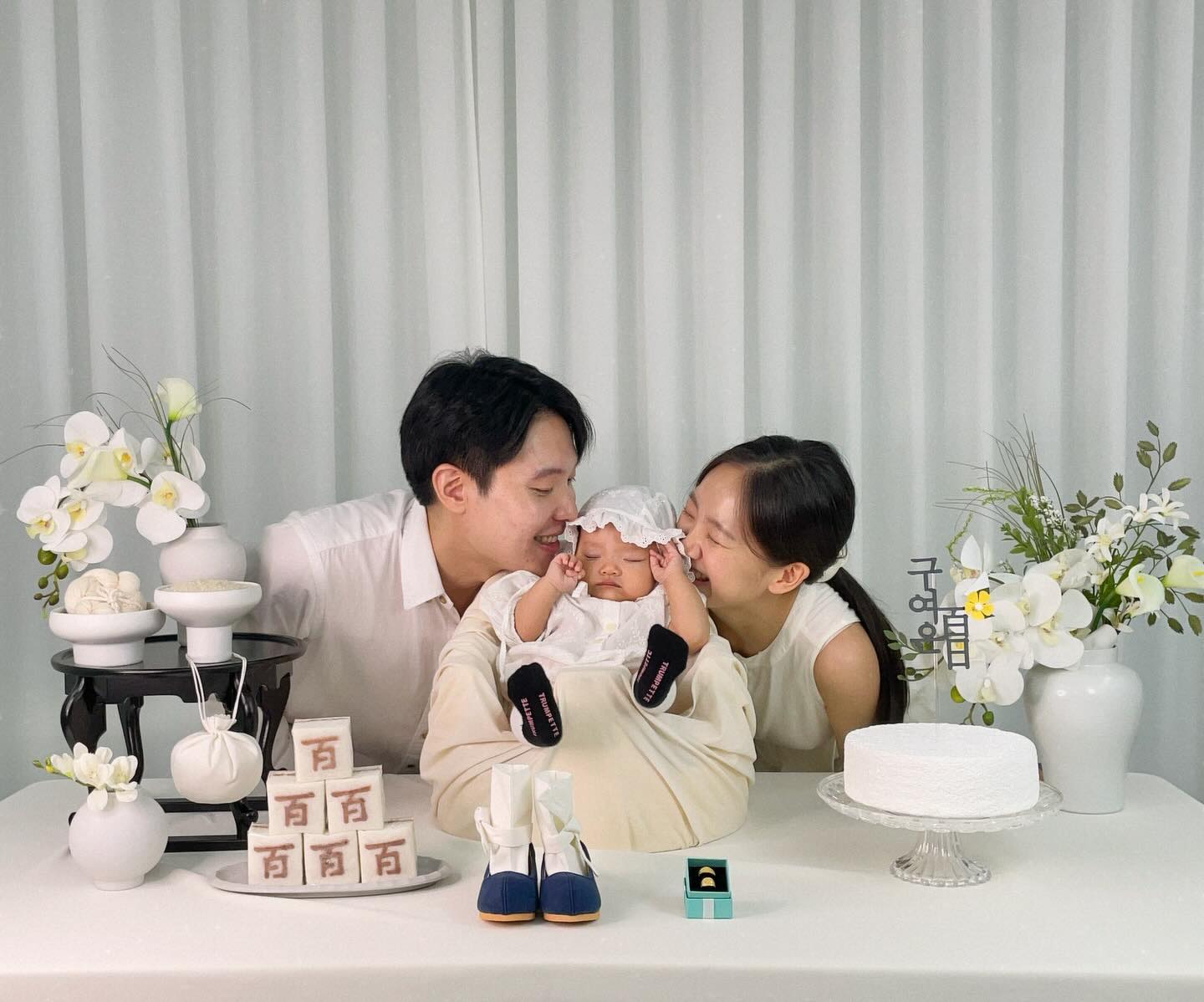 태어나 처음 해보는 듯 사랑을 하고
사소한 것에도 감사해지고 
별일아닌 것에도 웃게되고 
작은 것에도 행복해지는 것이
내가 너를 키우는게 아니라
네가 나를 키우고 있다! 
앞으로도 건강하게 행복하게 잘 지내자🤍

#유어데이테이블#셀프100일#지금은컨디션좋을때..