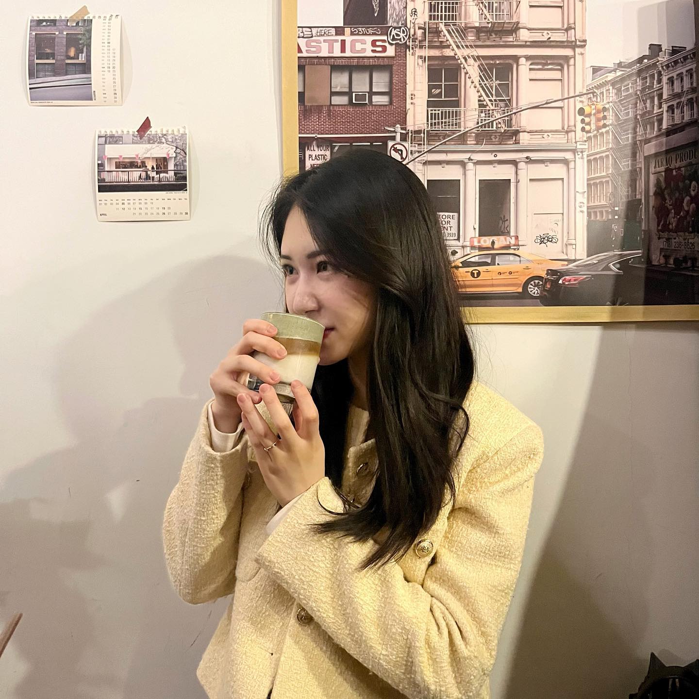 아인슈페너 깨끗하게 먹기 실패☕️🙄

#회기카페 #경희대카페 #아인슈페너 #아인슈페너맛집