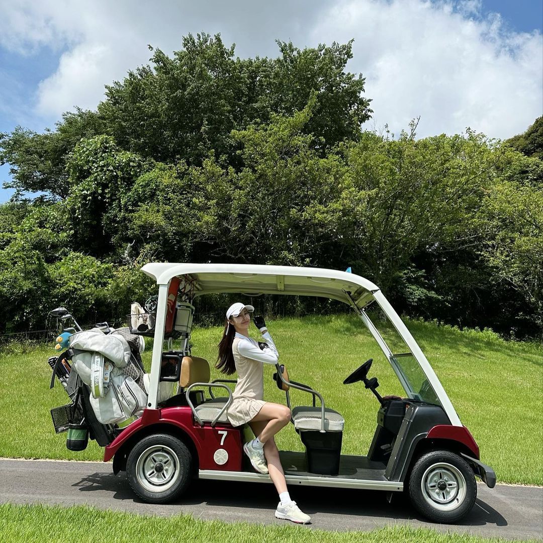 ⛳
一本のクラブと一つのボールを手に
自分自身との闘いに挑みます
#相互フォロー
#フォロー返し
#フォローミー
#フォローバック
#ゴルフ女子
#ゴルフ
#ゴルフ好きな人と繋がりたい
#ゴルフコーデ
#ゴルフ初心者
#ゴルフ好き
#ゴルフ大好き
#ゴルフ場