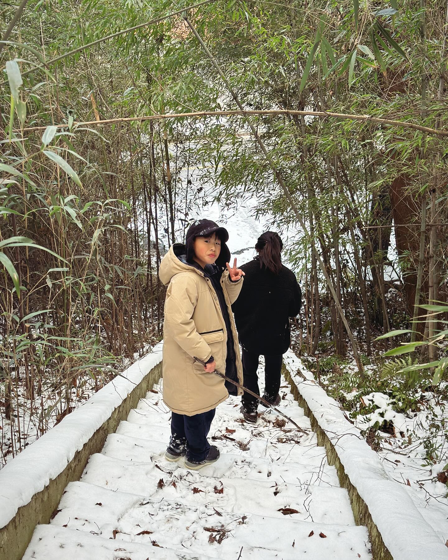 #whitechristmas 

할머니와 처음으로 함께한 크리스마스
먹고 뒹굴딍굴 하다가
산책도 하고 제암산 산책<^^
#크리스마스 #보성 #할머니 #제암산