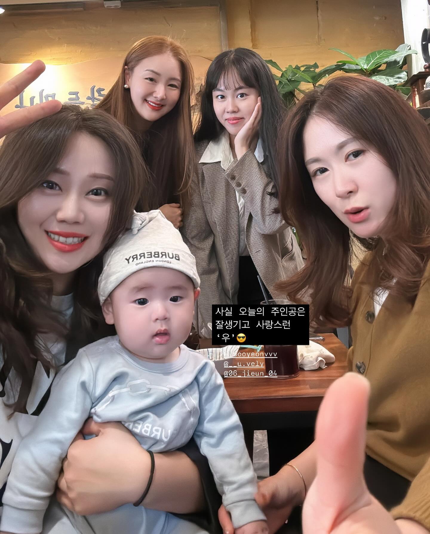 🥰Love you, girls!
만나도만나도 할말이 많은 우리들🥹
입으로 먹기보다 말을 더많이했네😅

#20년지기 #friends