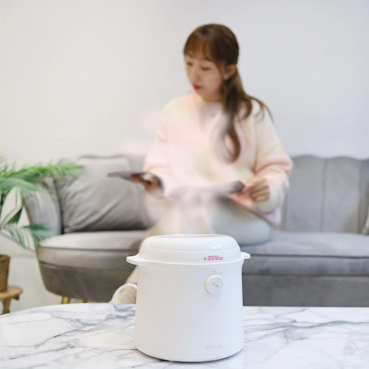 #협찬 #비염가습기

날이 추워지고 점점 건조해지는 실내에 꼭 필요한 #가습기
어디서든 깔끔하게 사용할 수 있는 #가열식가습기 찾다가 
스테인리스라서 위생적으로 사용할 수 있는 #스텐가습기 소개해요!
디자인이 아주 작고 귀여워서 입고 2주만에
600개가 완판되었다는 화재의 제품이에요!
겨울철에는 역시 가습기가 필수인거 다들 아시죠^^?
깔끔한 가습부터 살균까지 한번에 할수 있는
#요플레이 가열식 가습기 딱 찾았어요!
아주 뜨겁게 100도씨 안심 살균이 되기도 하고
원터치로 사용할 수 있는 LED디스플레이도 너무 편리하네요!
아이와 함께 생활하시는 분들께서 
필터없이 위생적으로 사용가능한 가열식 가습기 찾으신다면 딱 추천드려요!

▶ https://smartstore.naver.com/frog1490/products/9648337671

#스테인레스가습기 #스텐가습기 #아기방가습기 #신생아가습기
#가정용가습기 #요플레이 #세척쉬운가습기 #필터없는가습기 #가열식가습기