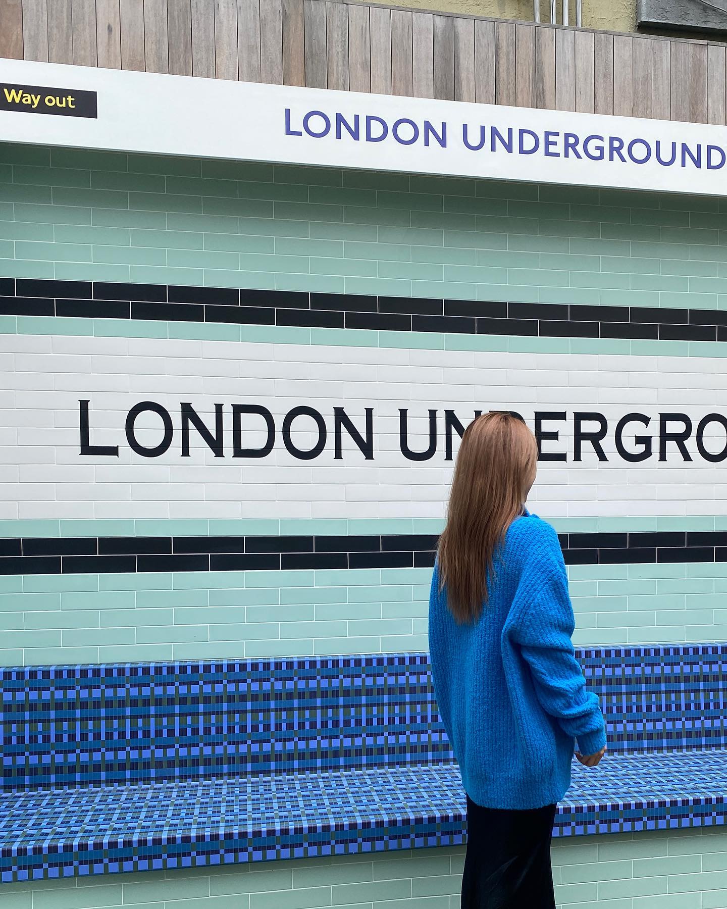 런던 언더그라운드 팝업 스토어에서
포근한 겨울 옷 구경 💕

#런던언더그라운드 #londonunderground #팝업스토어