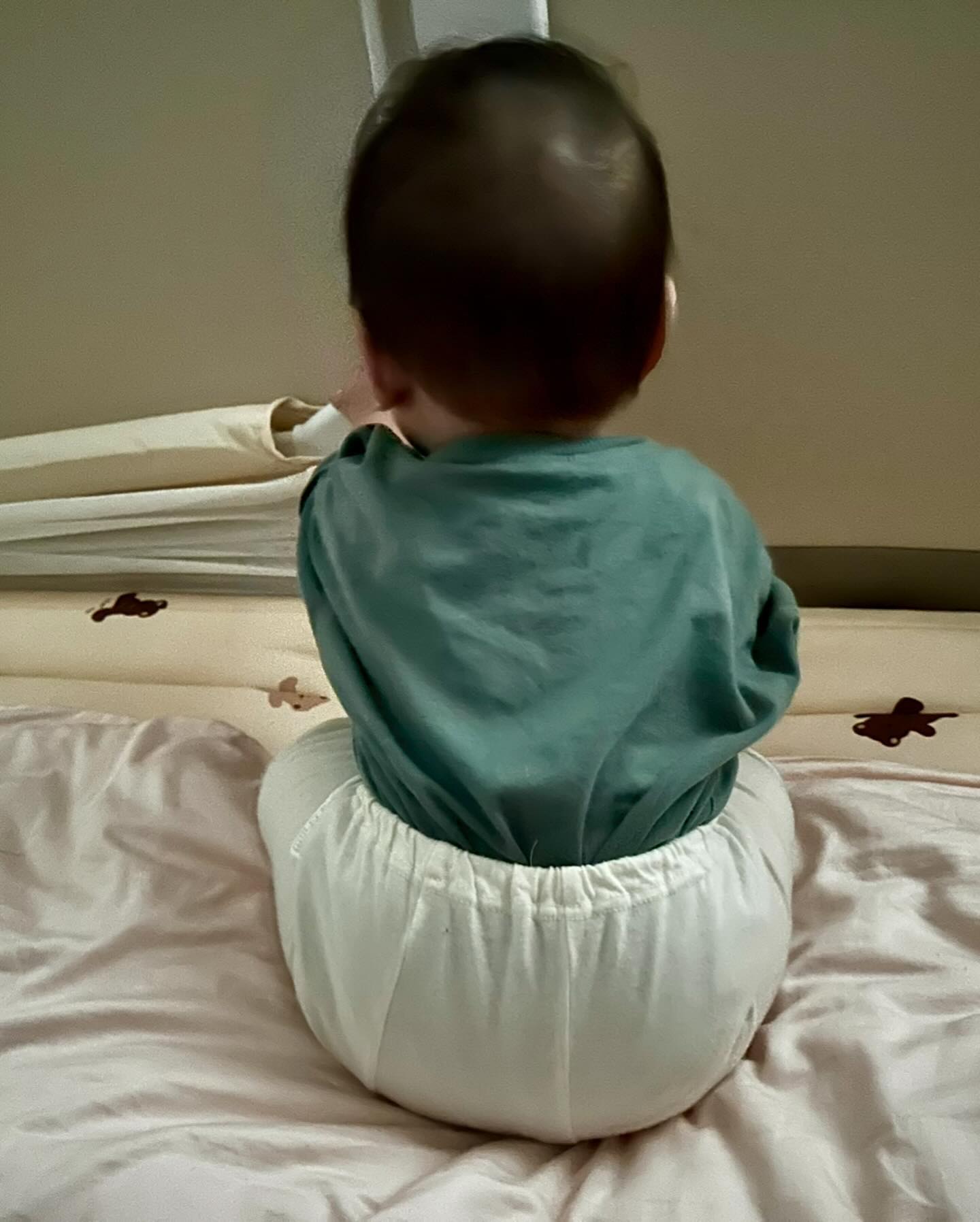 아직 앉는건 좀 어려워용🥲