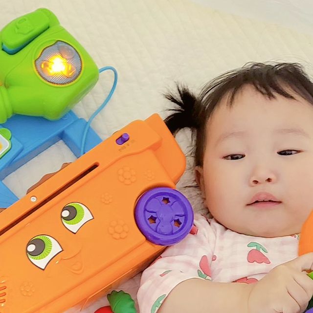 리우어멍 on Instagram: "#제품제공 #립프로그 #솔직후기 1일 1가드닝카트를 실천 중인 우리 리우! 매일 거실에서나 자기 아지트에서나 가드닝카트를 열심히 들고다니며 심었다 뽑았다 해보는