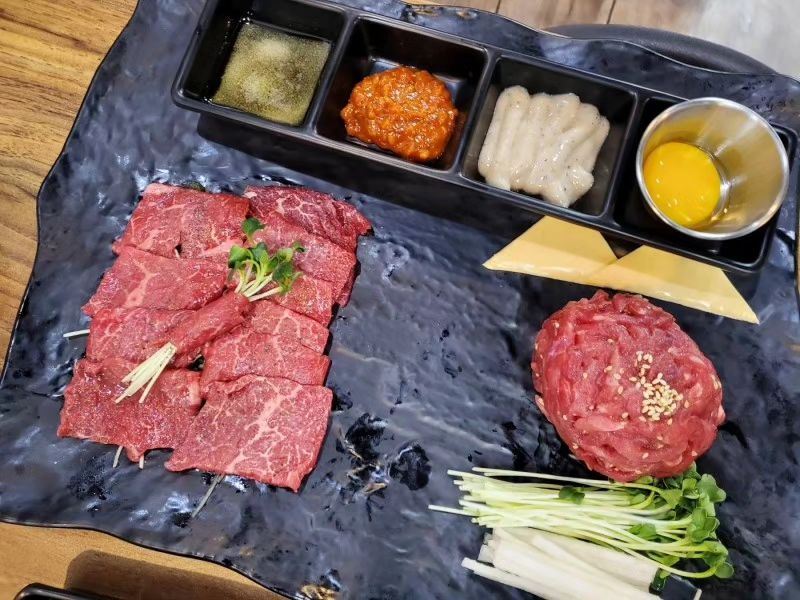 #경안동육회왕자연어공주
#육회왕자연어공주탄벌점

냠.. 또먹고싶다냠..
찐맛집으로 비오는날이고뭐고 그냥 맨날 생각나는.. 흐엉