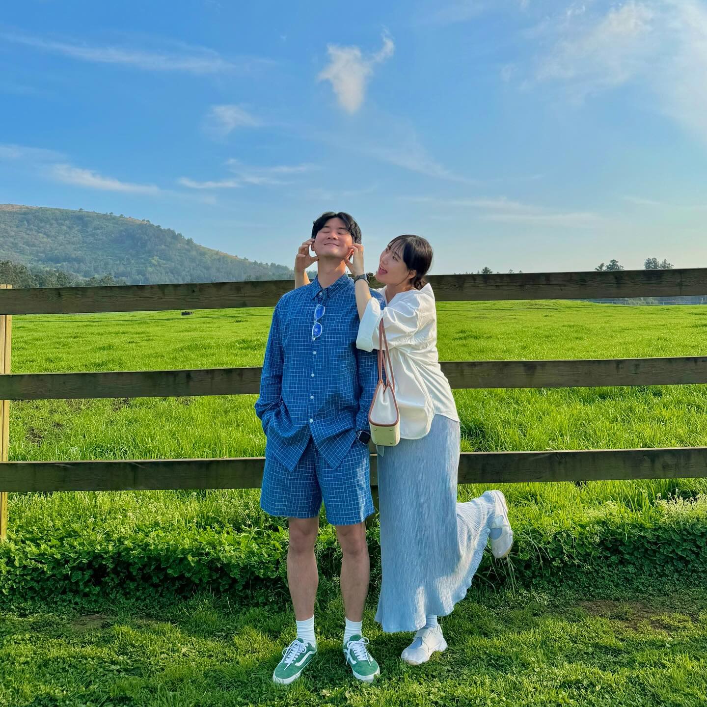 💚

청량한 하늘 ☁ 드넓은 초원 🌿
역시 제주가 제주했다 💚🌱✨ 

#제주부부