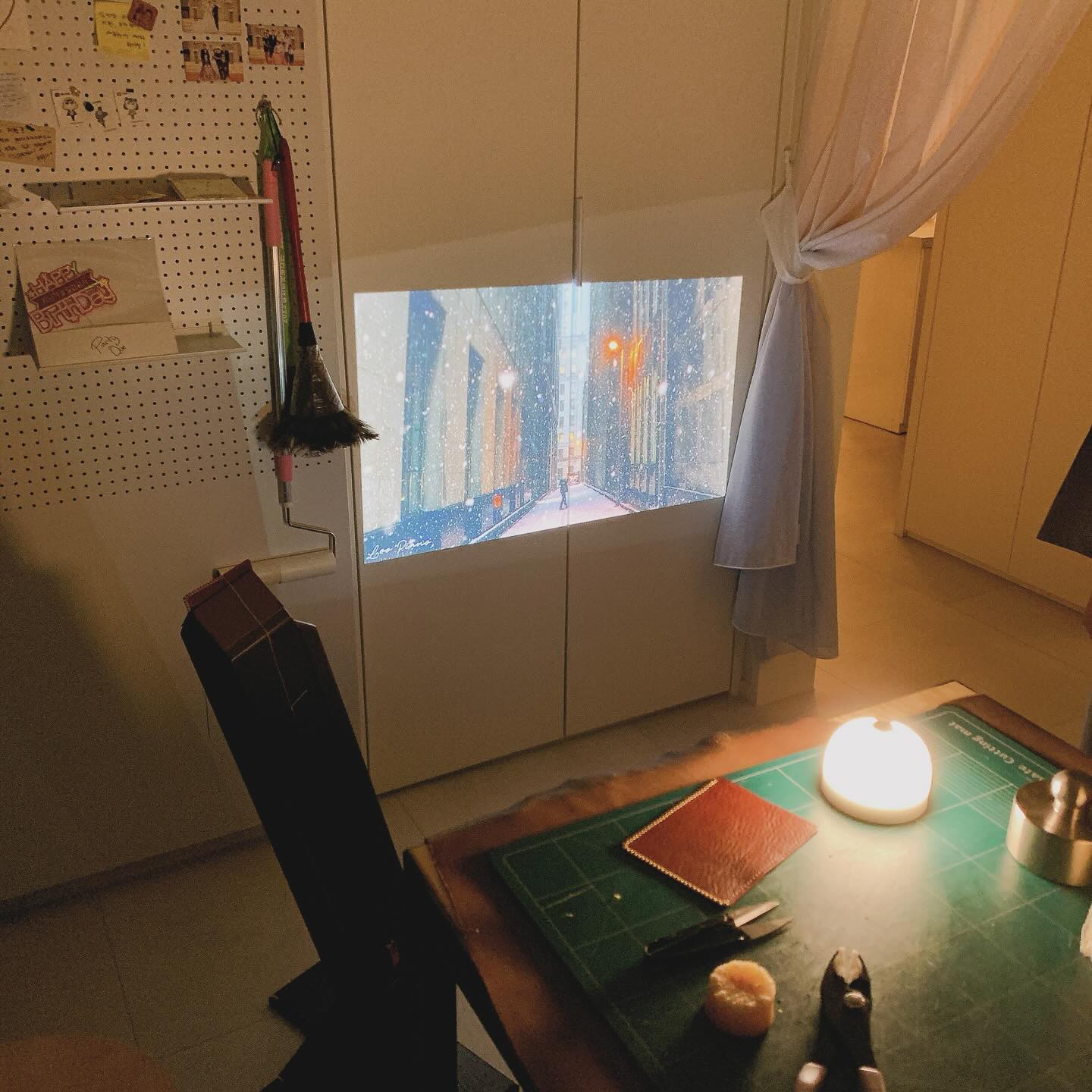 잠들기 아쉬운 밤이라….. 

.

#취미#가죽공예#leather#myhome