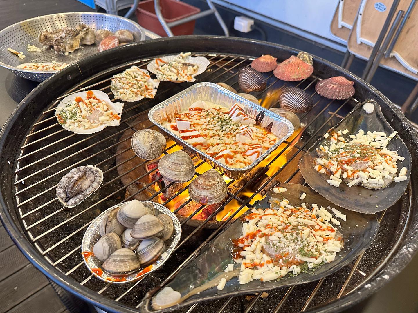 추운겨울 바다 바로 앞에서 먹는 조개구이는 꿀맛😋😋
대교까지 한눈에 보여서 분위기마저 좋은 곳이에요. 왜 이런곳을 처음와본건지ㅎㅎㅎ

#아라리#럽스타그램#여행스타그램#첫줄#첫줄반사#일상#소통#소통해요#선팔하면맞팔#맞팔하면선팔#선팔#맞팔#맞팔좋아요#선팔맞팔#좋아요반사#목포#목포맛집#목포여행#목포술집#목포조개구이