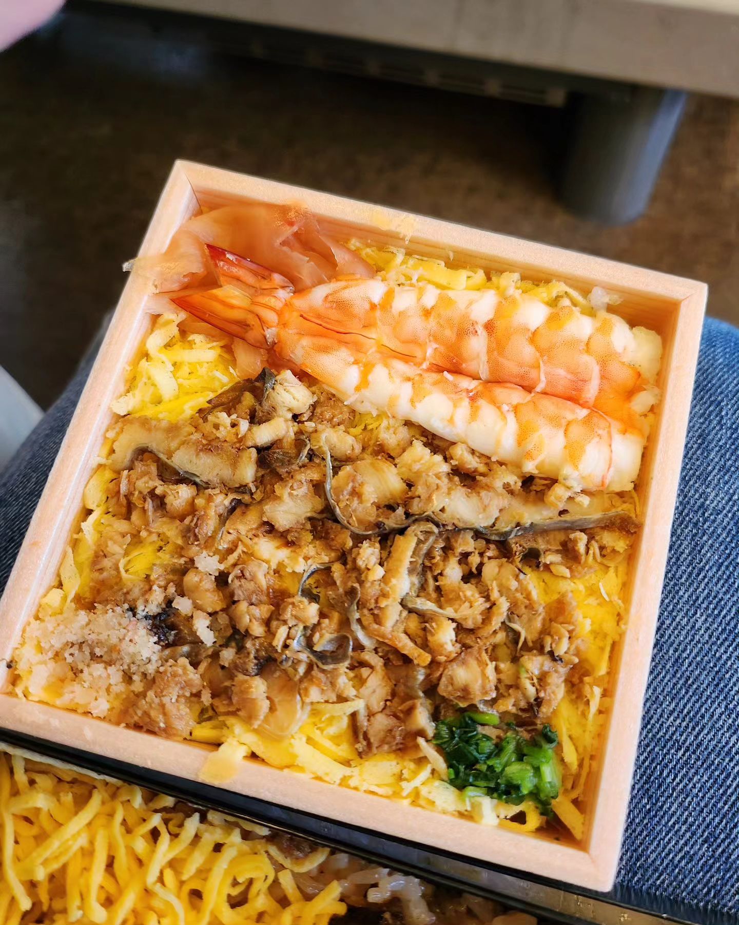 이세탄백화점에서 구입한 에끼벤~
마지막날 공항가는 기차 하루카특급열차에서 점심으로~

#에끼벤 #에끼벤또 #먹스타그램🍴 #하루카특급열차 #교토여행 #여행스타그램 #가족여행 #여행스타그램 #먹스타그램🍴
