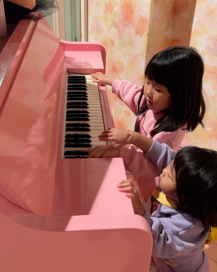산리오 러버인 유하를 위해 다녀온 #하모니랜드 
후쿠오카에 온 이유가 바로 이거지~~~
너무 귀엽다😇😇 나도 만족만족~~
비가 오는바람에 엄청 춥고 운휴된 기구도 많아서 아쉬웠다 

#유하은하in후쿠오카 
#유하은하자매