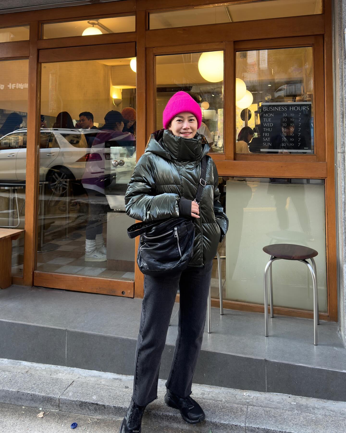 만보걸은날 얼어둑는줄 알았다구요🥶
겨울에 개시하려던거 갑작스레 꺼내고 입고 ㅋㅋ
아직 겨울 맞을 맘의 준비가 안됐다고~~

#zara #니트비니 #겨울룩 #데일리코디
#ootd #salomon #gap #데일리룩
