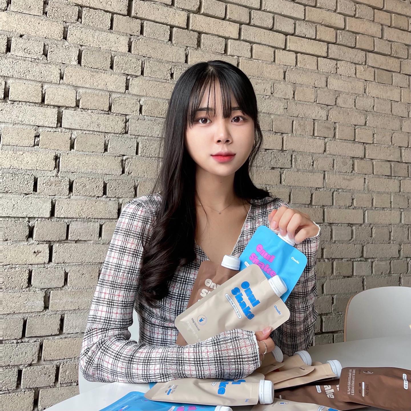 #광고 #제품제공 onulo_official 💙

물만 부어도 맛있는 쉐이크 최고다!😆
패키지도 귀엽고 성분도 좋아서 운동할때 챙겨 먹기 좋고 맛도 네가지나 있어서 질릴 틈이 없어요..🫶🏻

✅대체당으로 단맛을 잡아 칼로리 DOWN (약180kcal)
✅단백질 22~24g의 고단백 제품
✅물만 부어도 달달 꼬소, 씹어 먹는 토핑도 가득
✅BCAA/아르기닌/글루타민/비타민&미네랄/ 함유
.
.
.
#오늘로 #오늘쉐이크 #onulo #단백질쉐이크 #쉐이크다이어트 #단백질간식 #단백질쉐이크추천 #다이어트식단 #다이어트간식