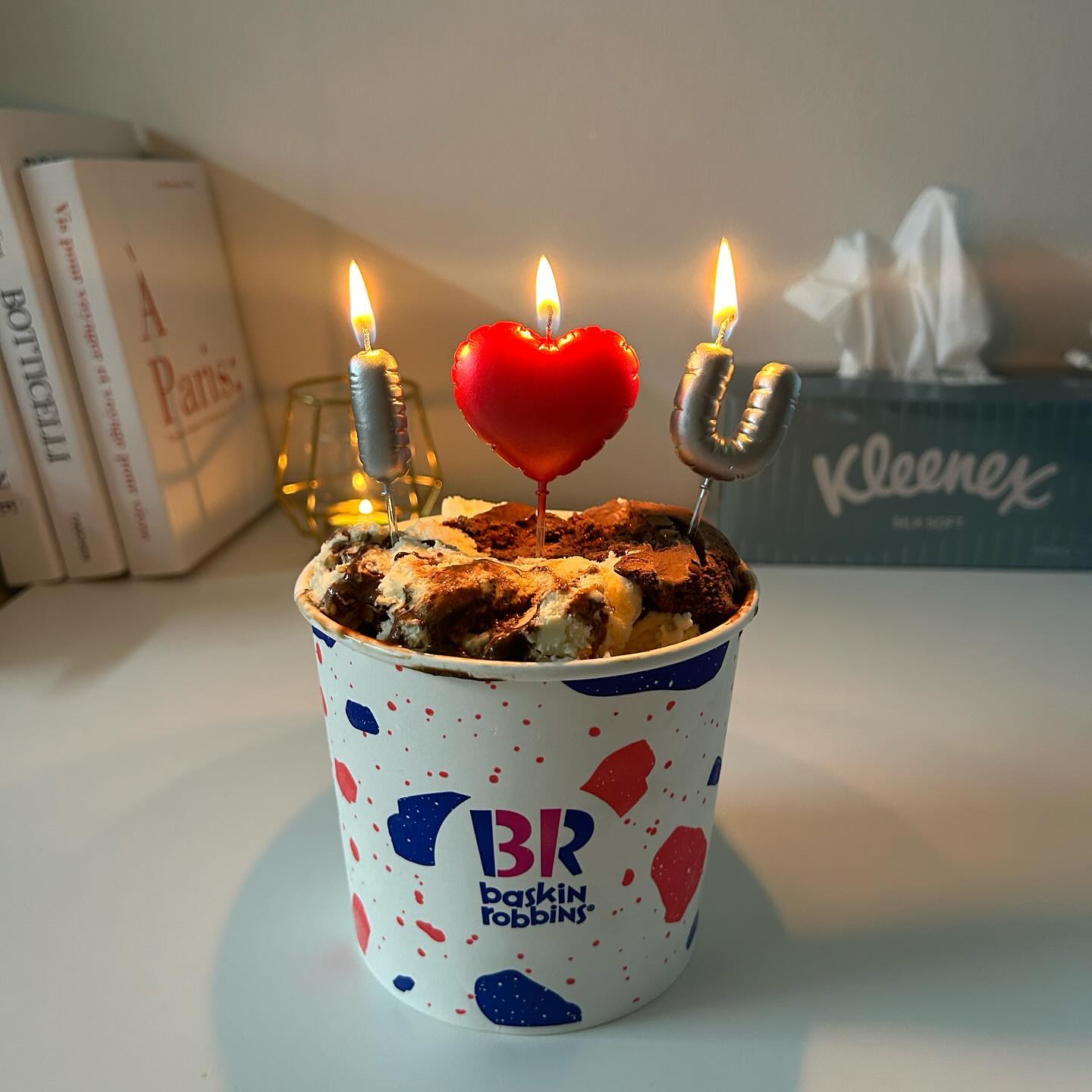 #HBD
ㅋㅋㅋㅋㅋ
네이버가 내 양력 생일을 축하해줬다!! 

오빠는 “니 생일 몇번하냐며~ ㅋㅋㅋ ”
음~ 오늘까지 3번?! 하하하
.
.
예은아~ 아이스크림 진짜 잘먹었다~~❤️
#고2언니 #아이스크림 #고맙다 
#오늘은내생일 #뭐든좋다 #hbdtome🎉 #현실은사무실책상앞