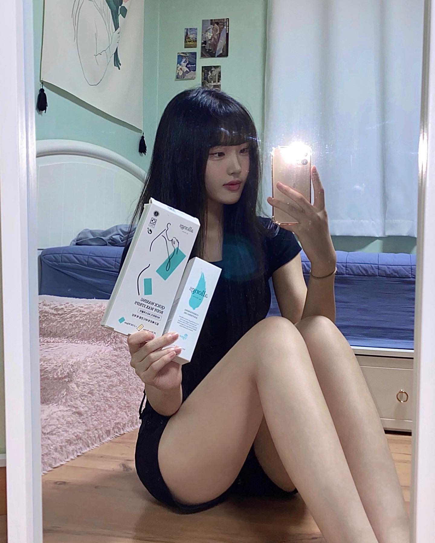 #협찬 알롱 퀵 왁싱 바디 왁스 스트립
.
원하는 부위에 잘라서 쉽게 털관리를 할 수 있는 바디스트립, 잔여물을 제거와 피부 진정, 보습을 해주는 오일와입스, 피부 진정을 책임지는 쿨링 수딩젤로 총 20회 시술 가능해서 가성비도 조타 👏
.
.
.
#알롱 #알롱왁싱 #퀵왁싱 #바디스트립 #셀프왁싱 #왁싱 #소프트왁스 #오일와입스 #수딩젤 #알로에젤