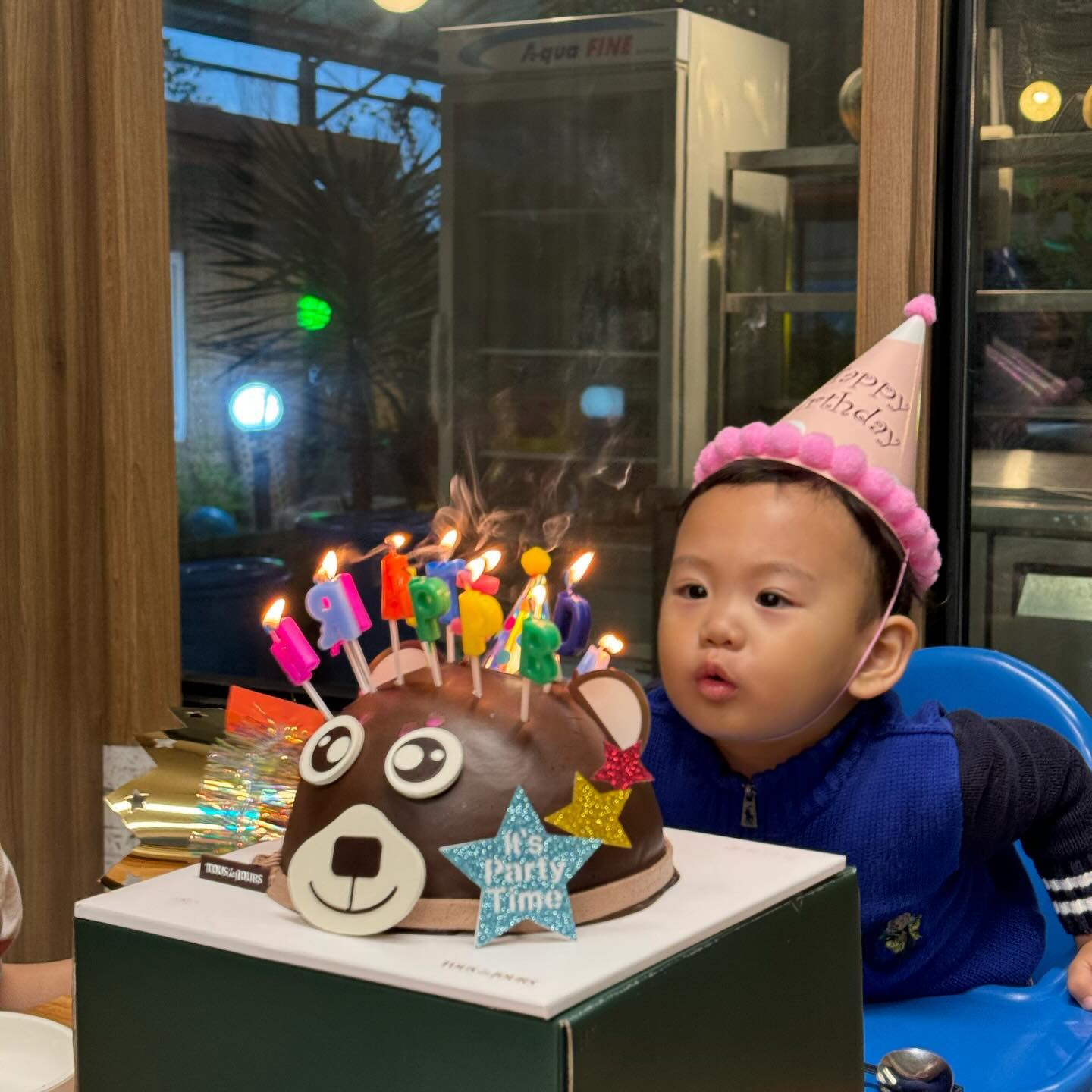 #우주생일파티 

12월 12일이 생일인 우주.. 인싸답게 12월 10일 첫 생일파티 시작.. 
ㅋㅋㅋ 24개월이 되는 걸 축하하며 금천가족들과 🧡 

2022년12월10일 첫 돌 파티도 있었는데 정믈 신기하네 !! 
1년 이라는 시간이 이렇게 빨리 지나갈 줄 누가 알았냐궁 ㅠㅠ 
앞으로 더 건강하고 지금처럼만 자라주라 💙 

🎂 세상에서 제일 행복한 하루를 보냈을 우주에게!