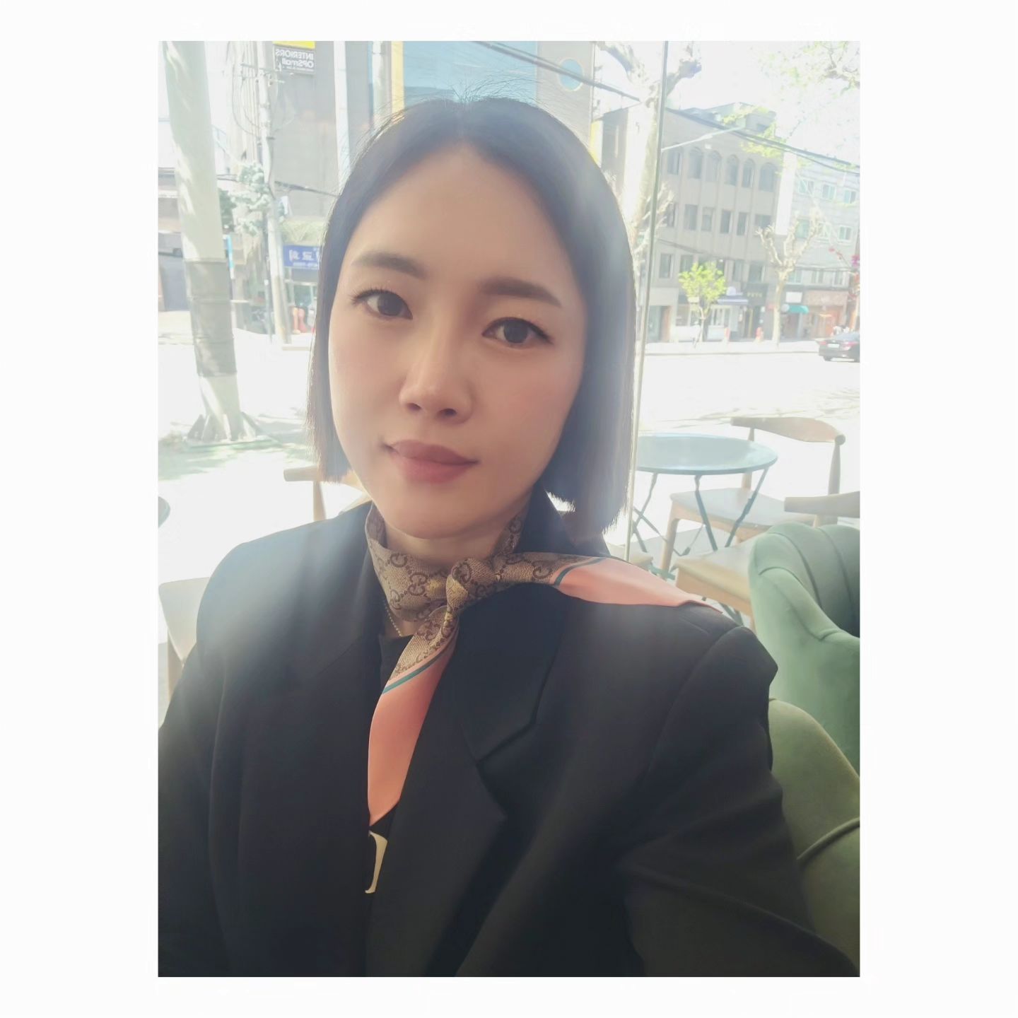 #힐링

내가 좋아하는 쌤이랑~~
수다도 떨고
나의 고민에 조언도 해주고~

든든하다~^^

the.beautist
사진에 진심인 울쌤~~ ㅋㅋㅋ
사진 찍을때는 표정과 행동은 프로 👍
자연스러운것도 찍어야한다며

내뒷모습, 옆모습
나의 움직임에 하나하나 찍어주시공
감솨~~

날씨도 너무 좋아서 업뎃
기부니 좋아서 업뎃 
음식도 맛있어서 업뎃

#다좋았다
#메이크업우쌤
#행복하다
#좋은만남
#연남동맛집 
#연남동카페
#엔티크카페
#프랭클린스델리