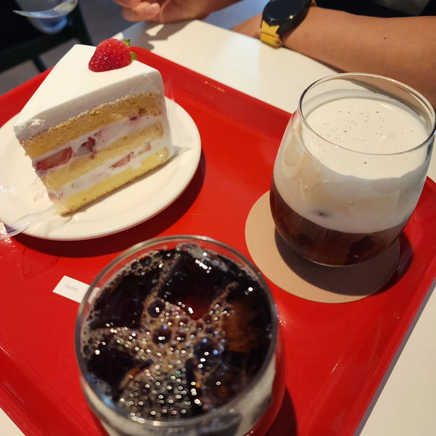 홍대 #피오니
역시 딸기 케이쿠 맛나부러
#홍대맛집 #케잌맛집